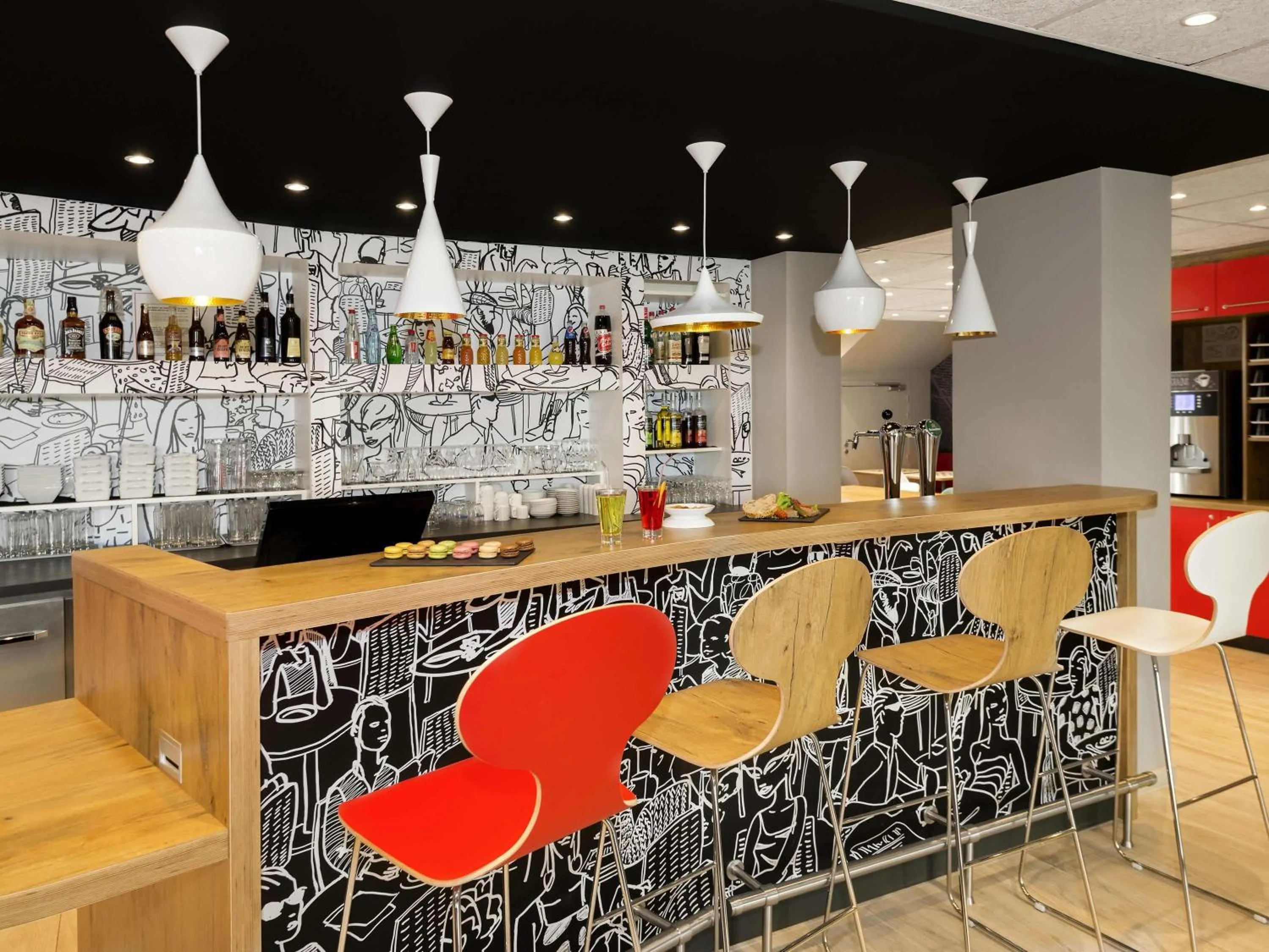 Lounge or bar in ibis Pontorson Baie Du Mont Saint Michel