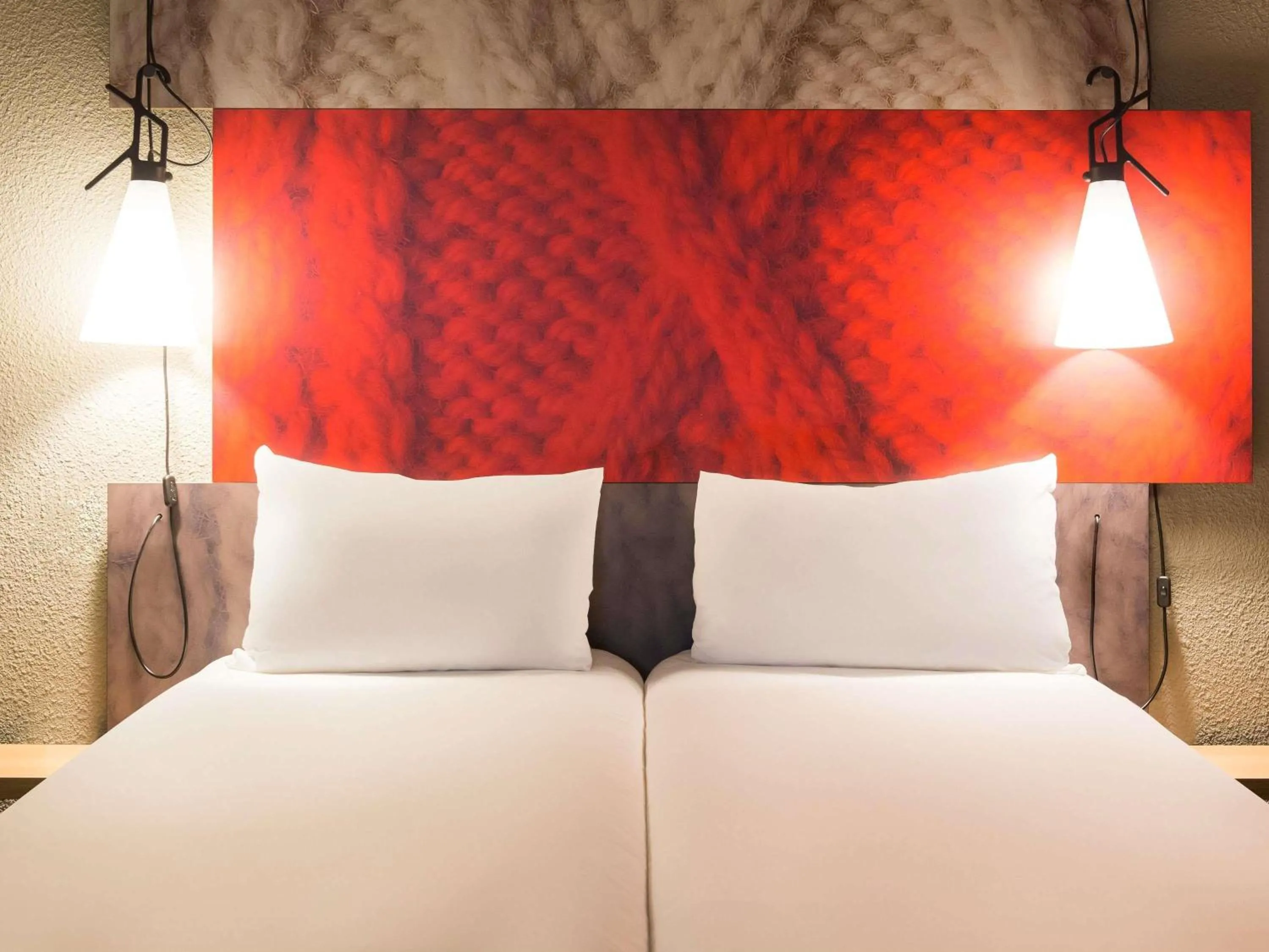 Bedroom, Bed in ibis Lyon Carre De Soie