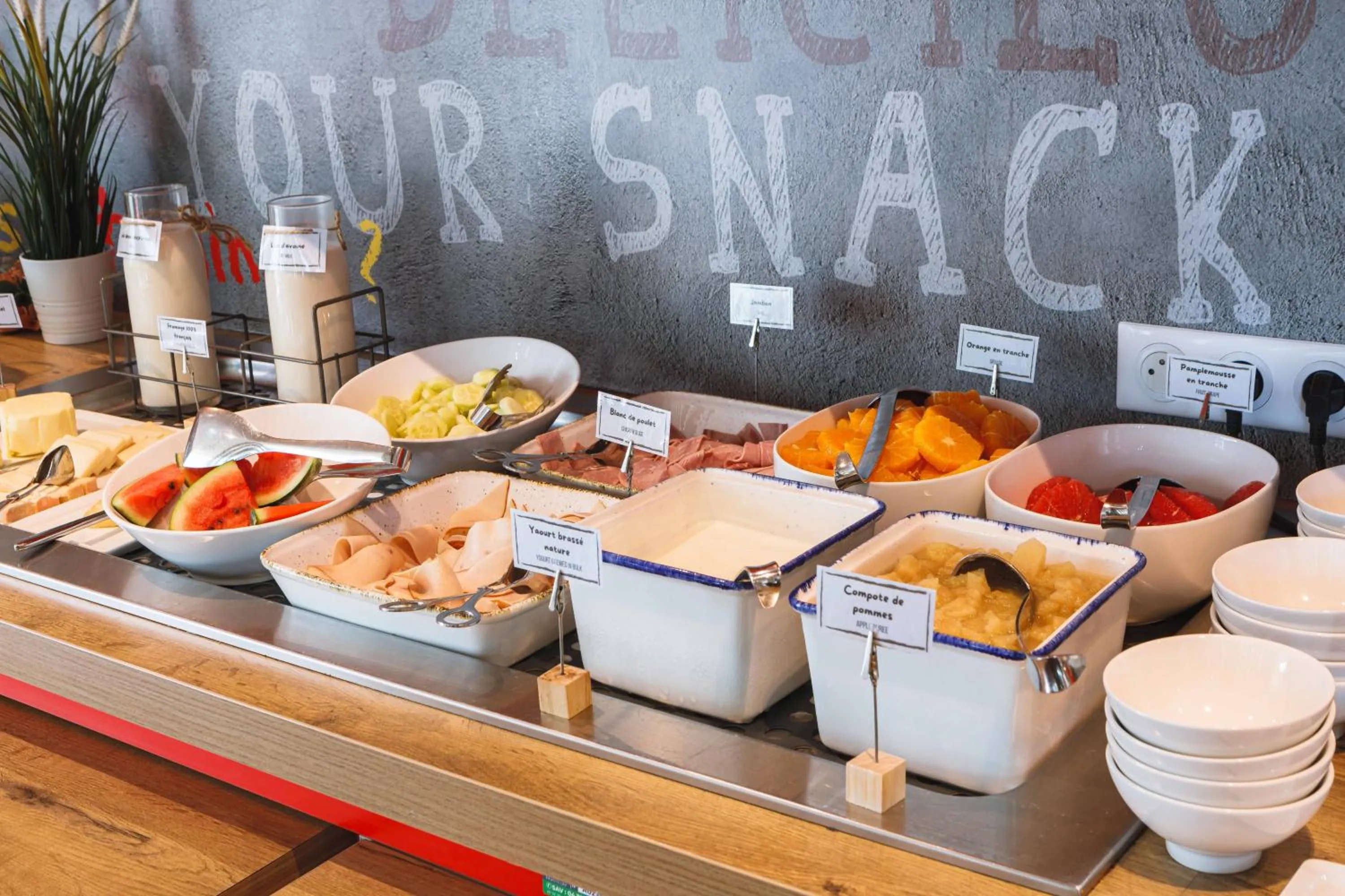 Food and drinks in ibis Lyon Carre De Soie