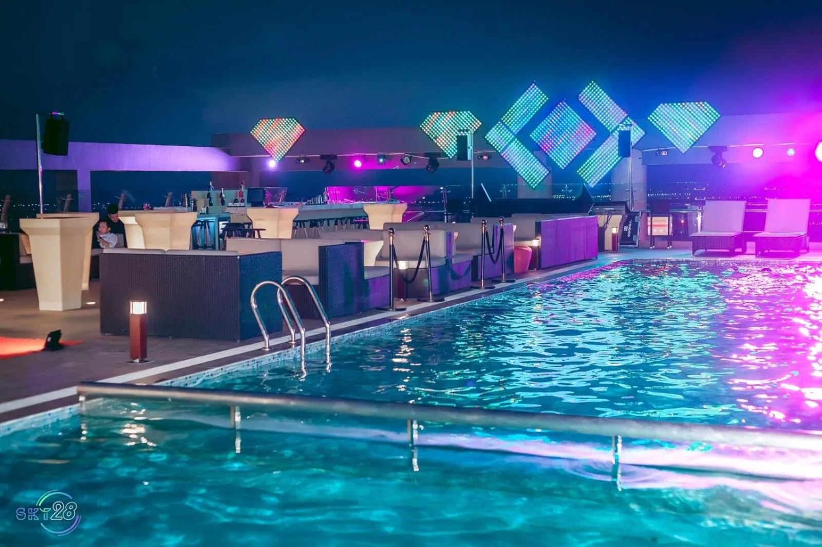 Swimming pool in Mercure Hai Phong