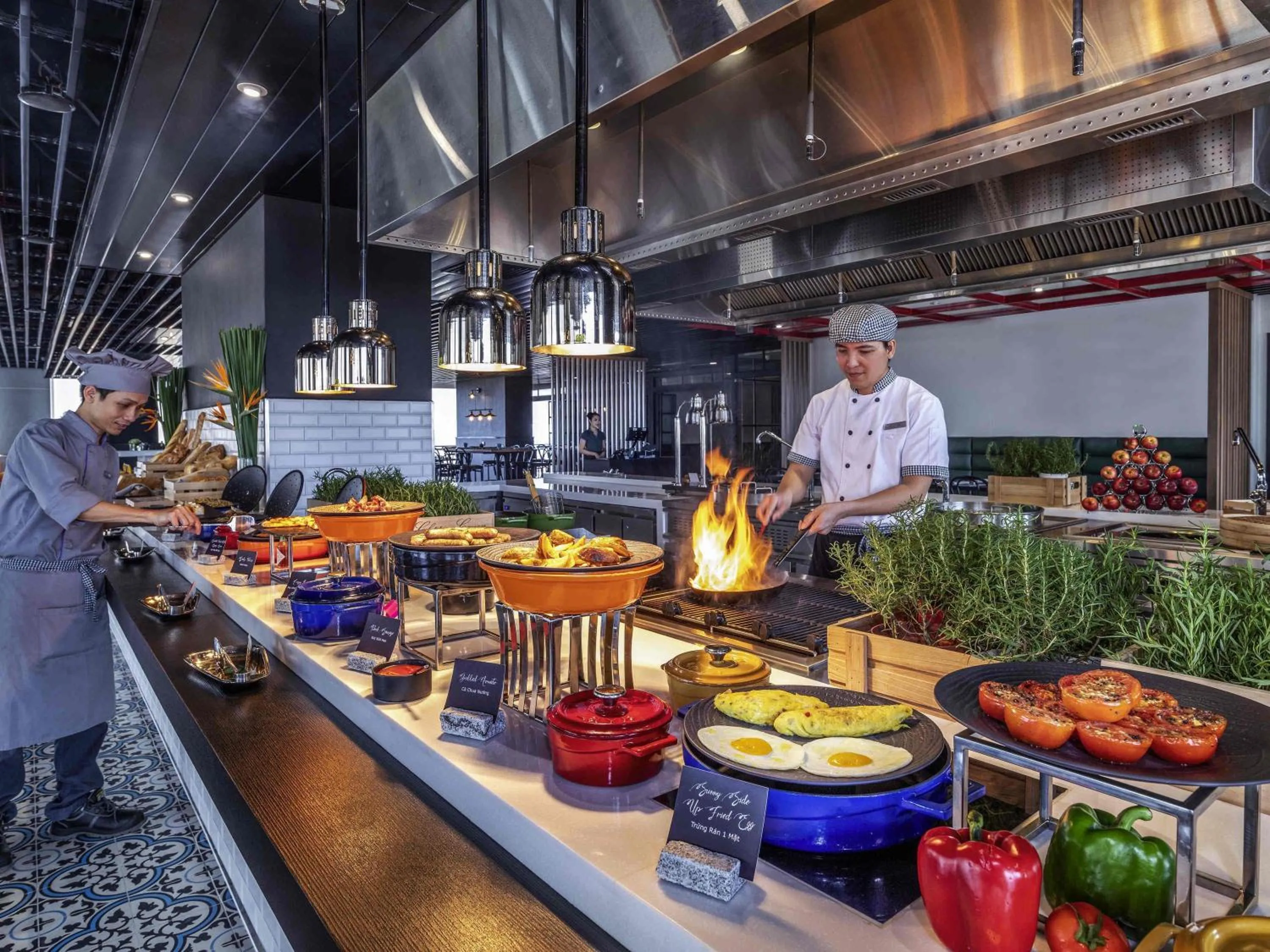 Restaurant/places to eat in Mercure Hai Phong