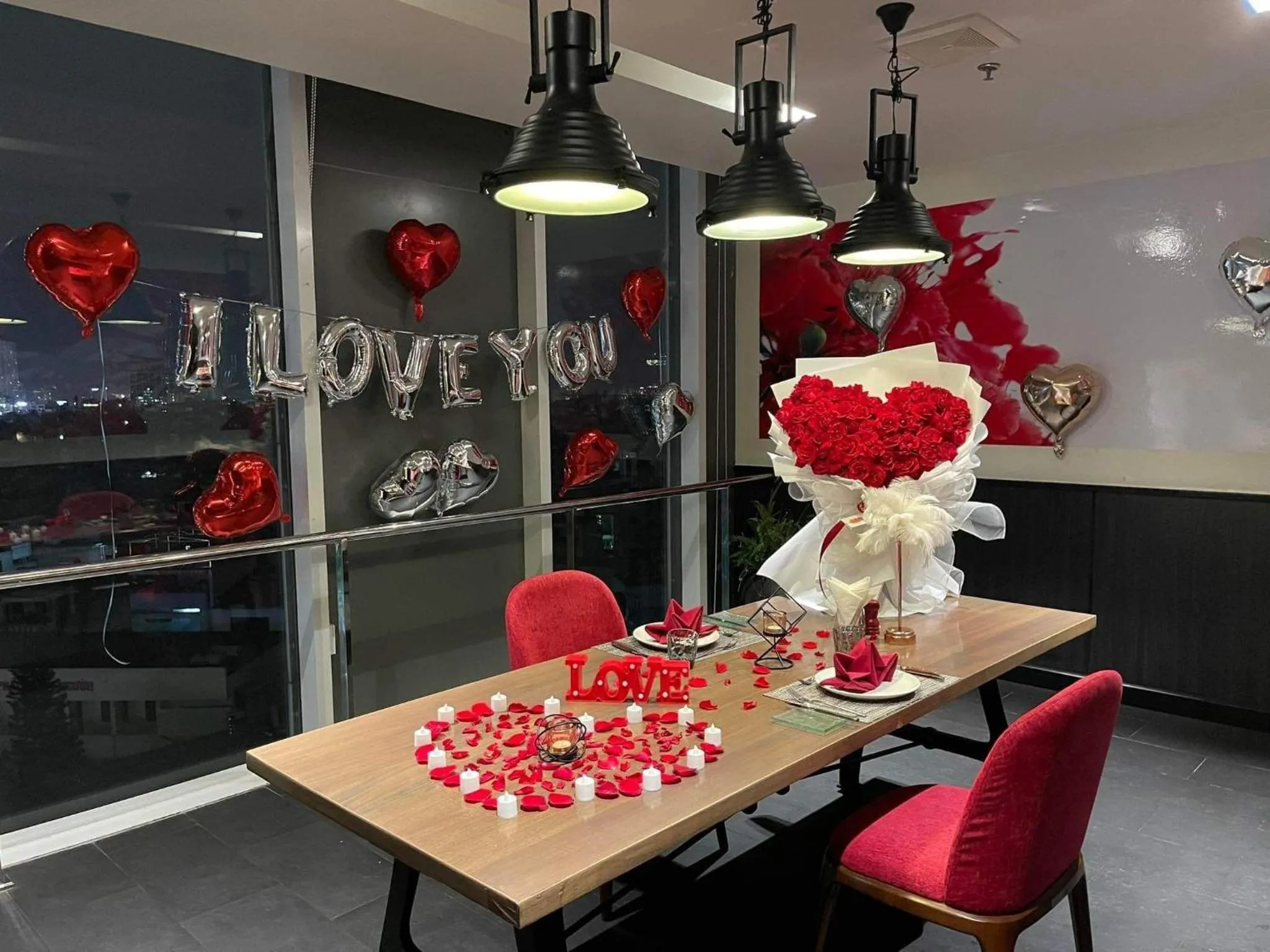 Restaurant/places to eat in Mercure Hai Phong