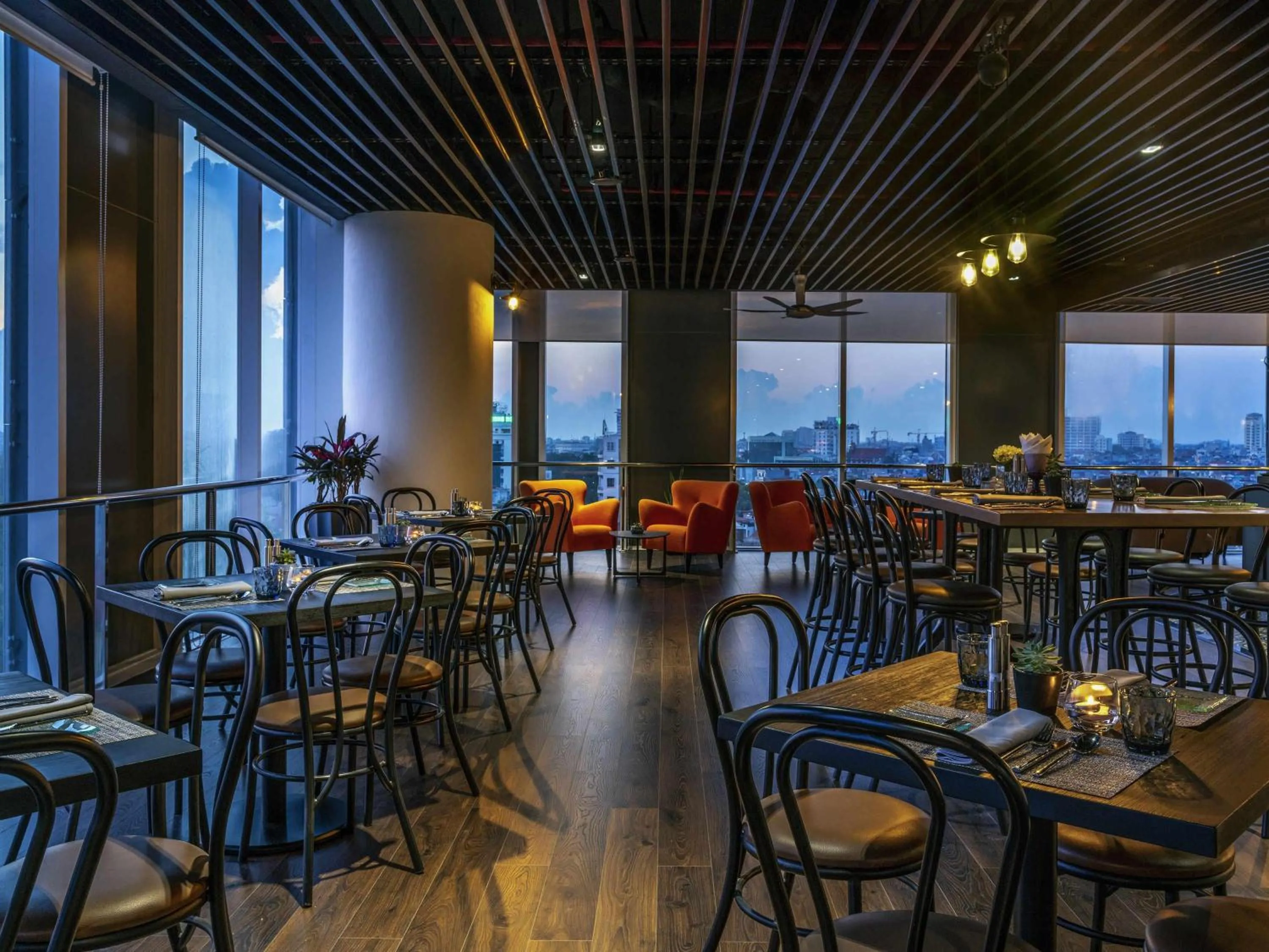 Restaurant/places to eat in Mercure Hai Phong