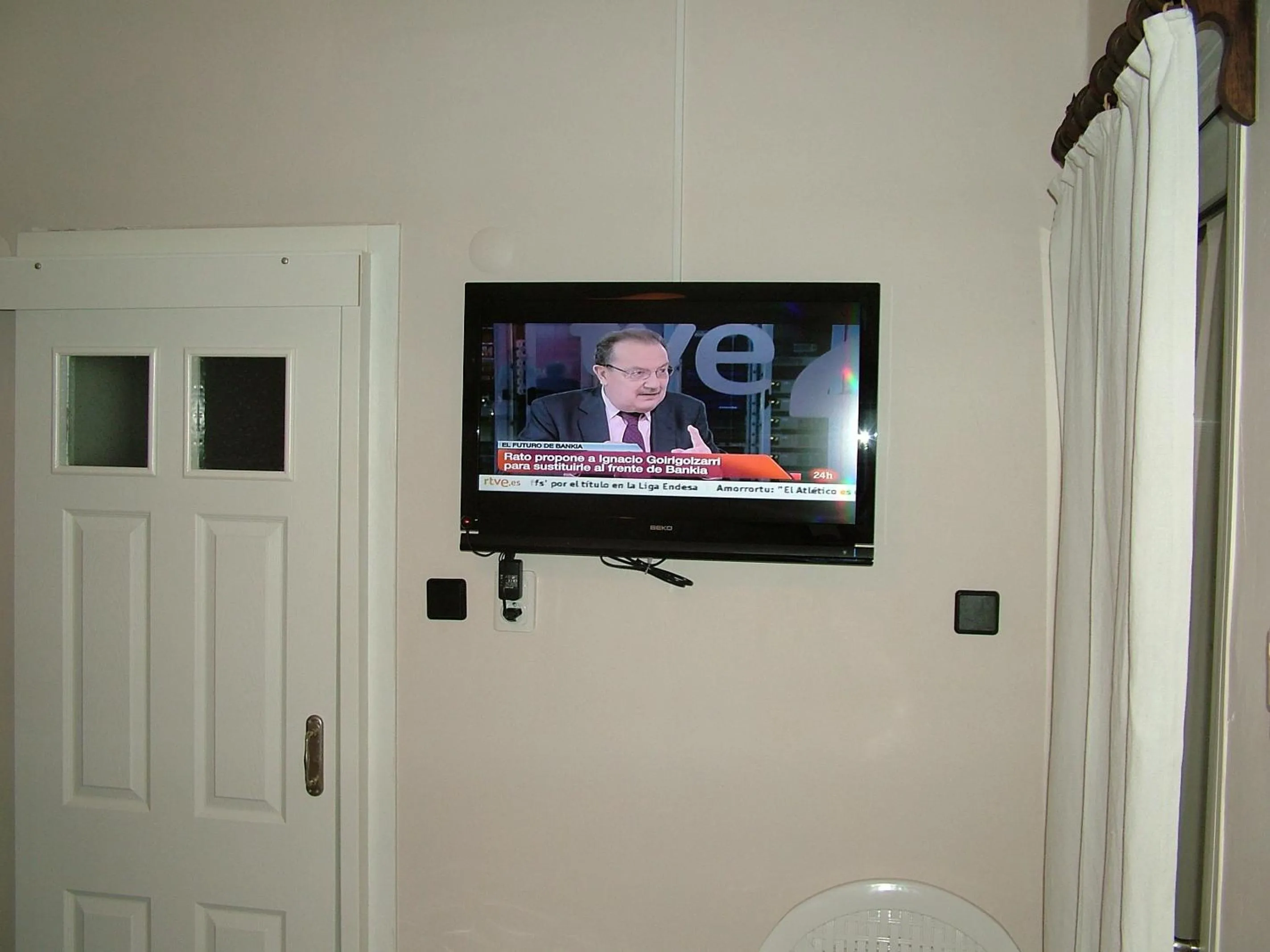 TV and multimedia in Ladies Beach Hotel