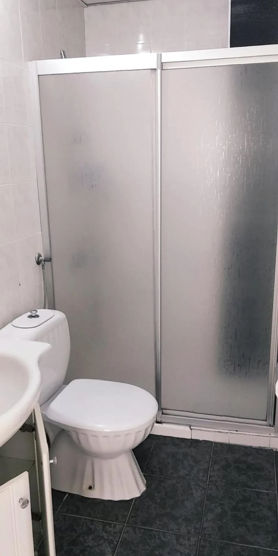 Bathroom in Ladies Beach Hotel