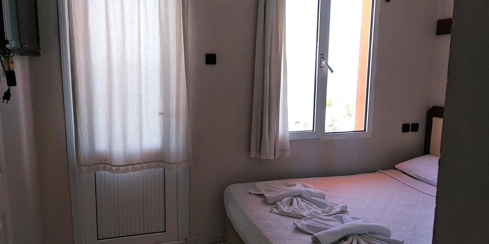 Photo of the whole room in Ladies Beach Hotel