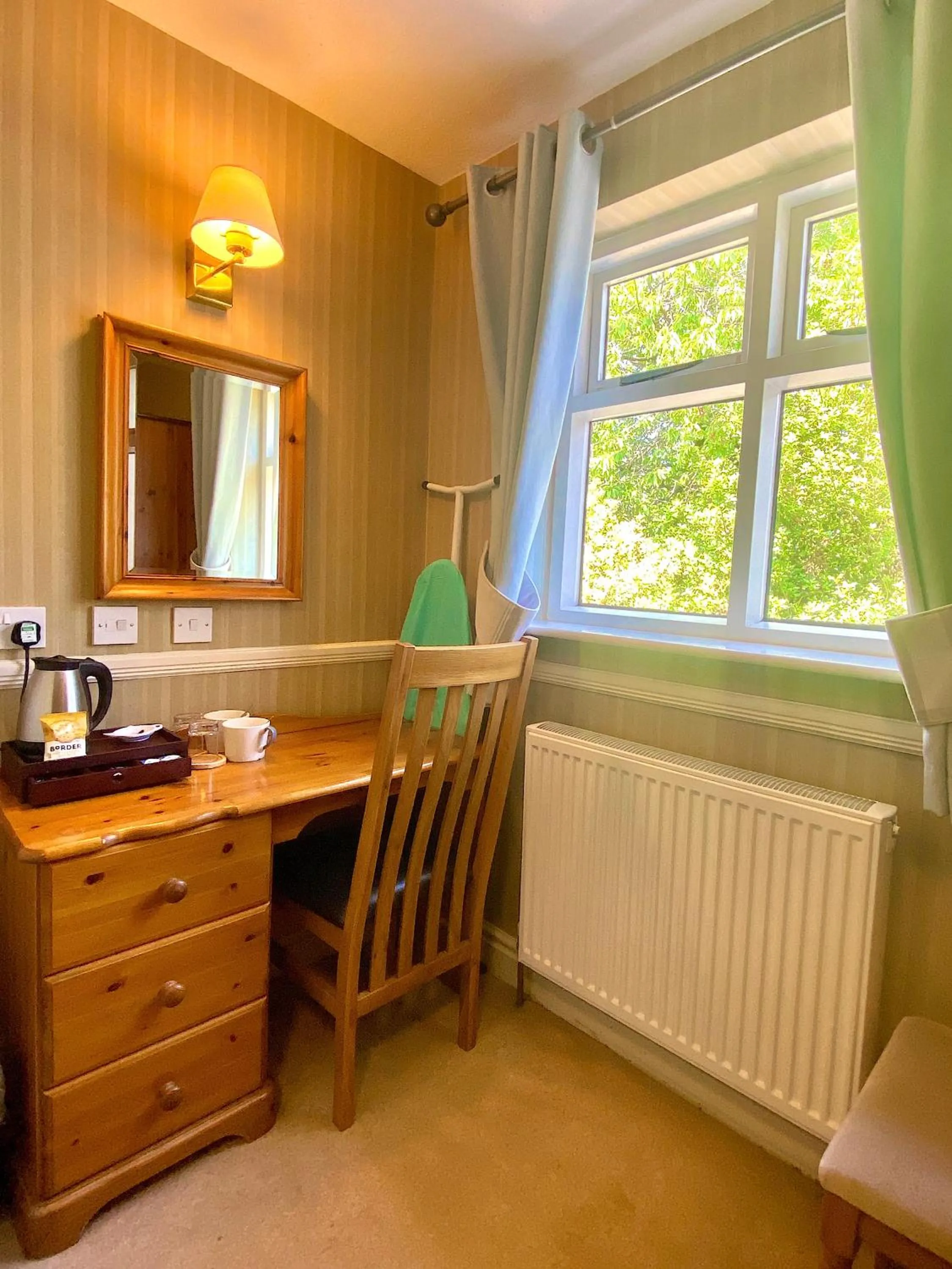 Bedroom in The Egerton Arms Astbury