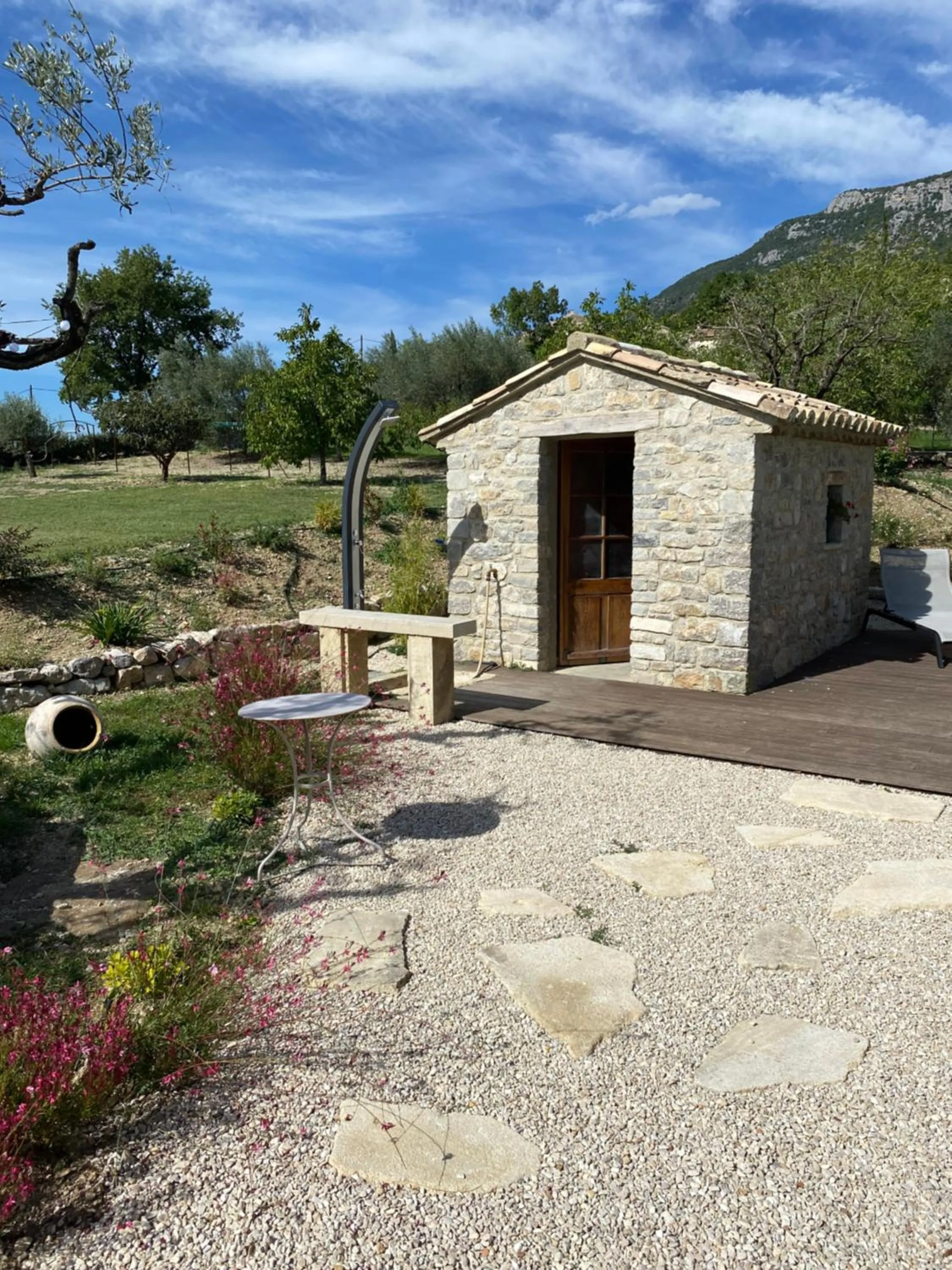 Chambre une fenêtre sur le Ventoux la Clue