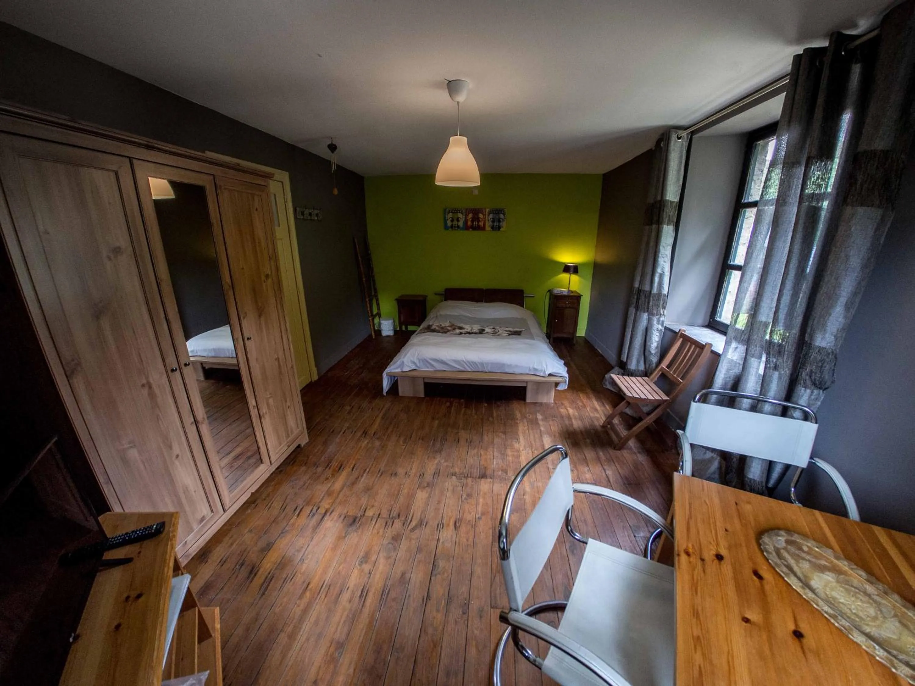 Bed in B&B Aux 10 Clefs