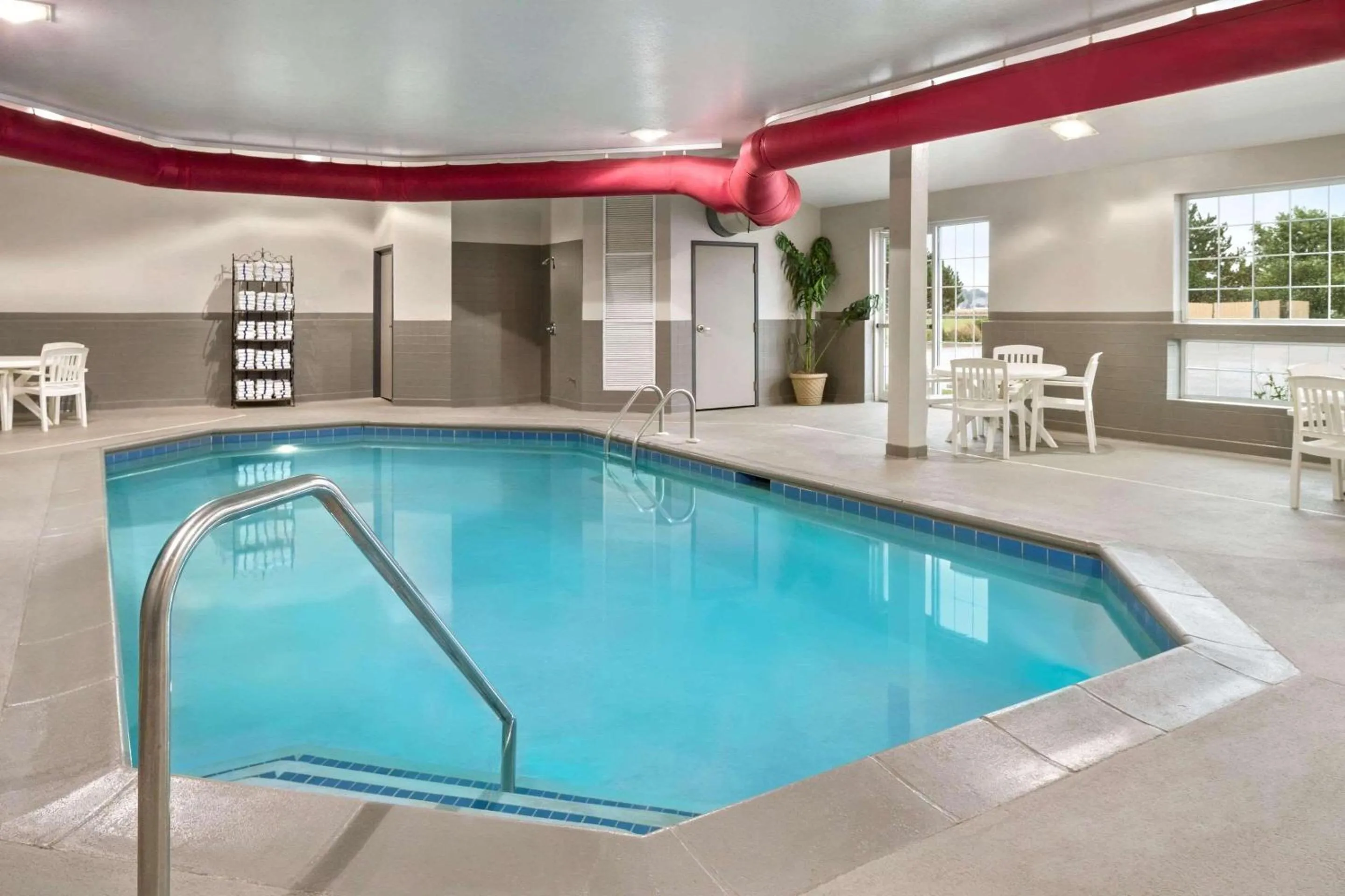 Swimming pool in Country Inn & Suites by Radisson, Manteno, IL