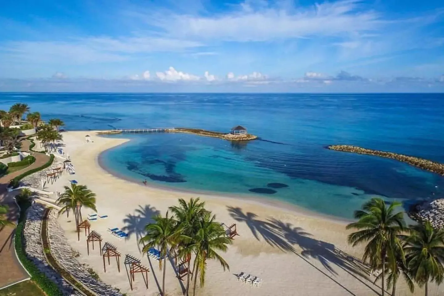 Beach in Luxury 2BR Home facing Beach w/Pool Montego Bay #4