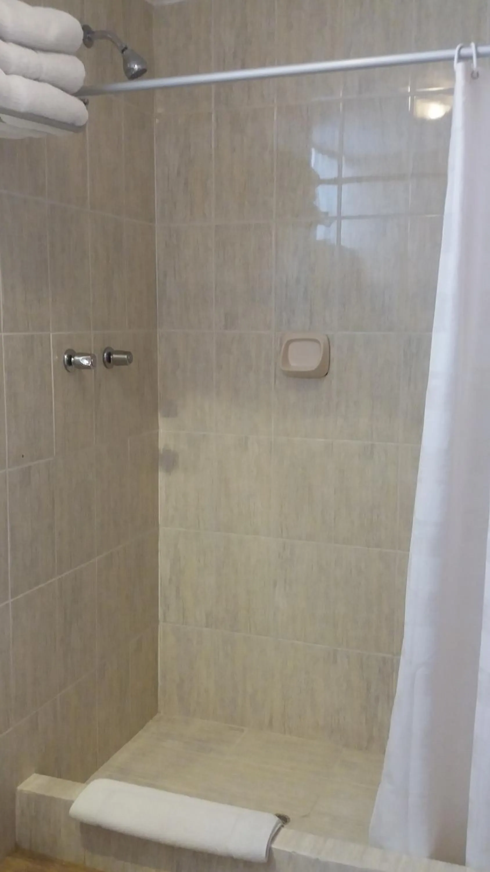 Bathroom in Antawasi Hotel