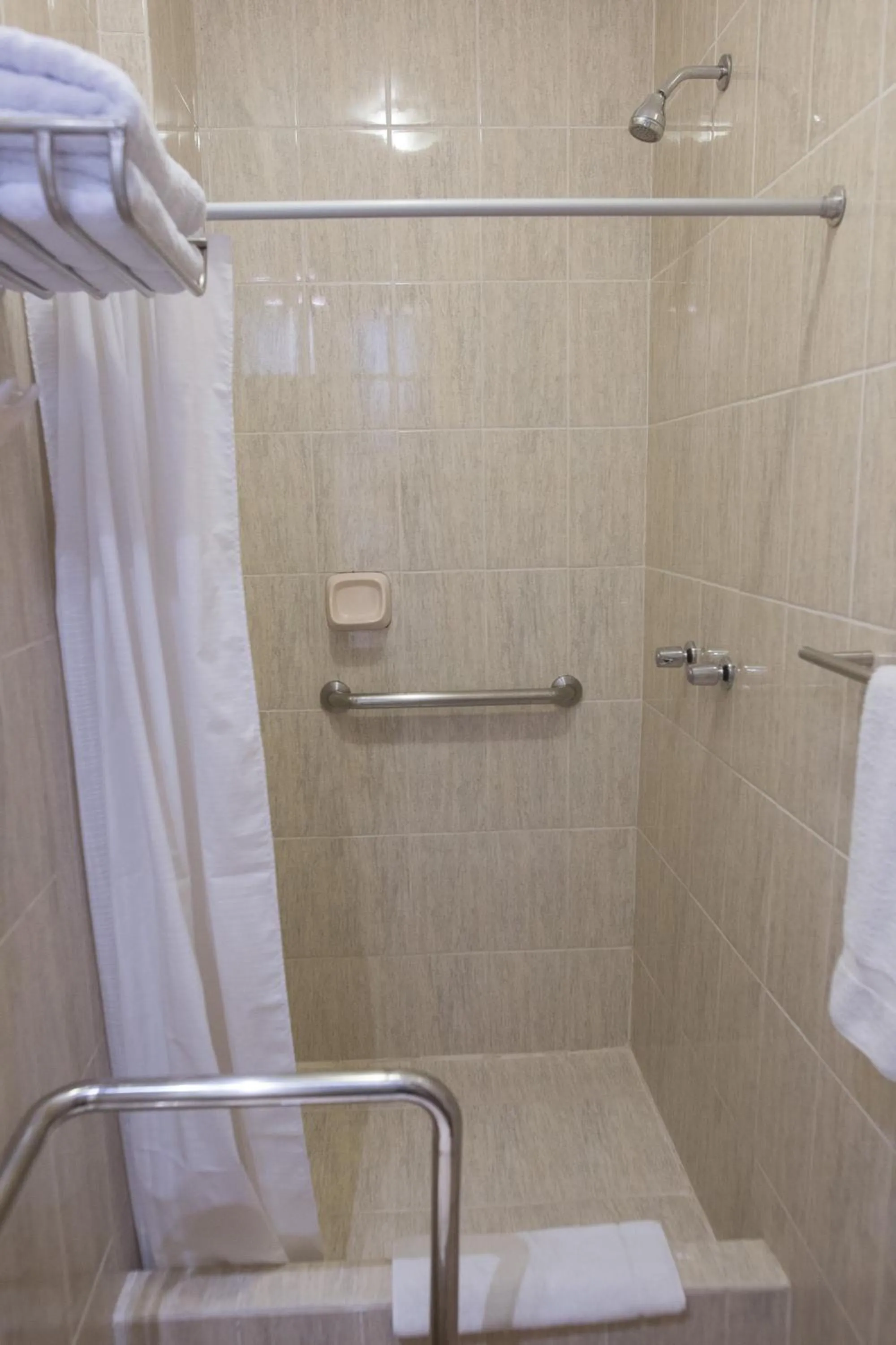 Shower in Antawasi Hotel