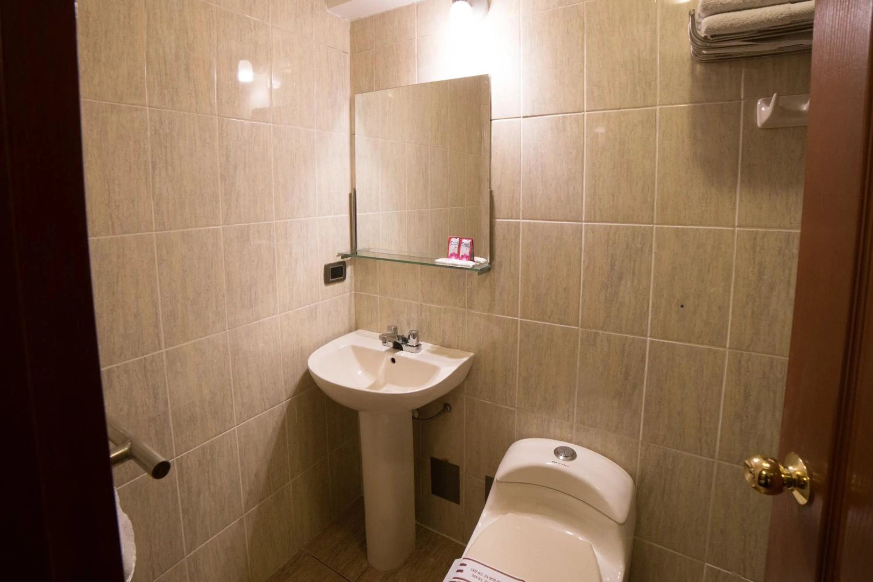 Toilet in Antawasi Hotel