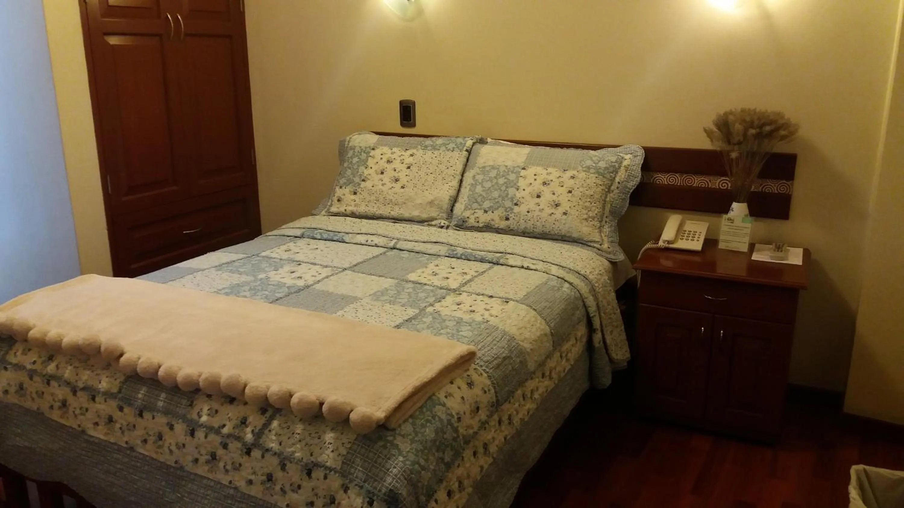 Photo of the whole room, Bed in Antawasi Hotel