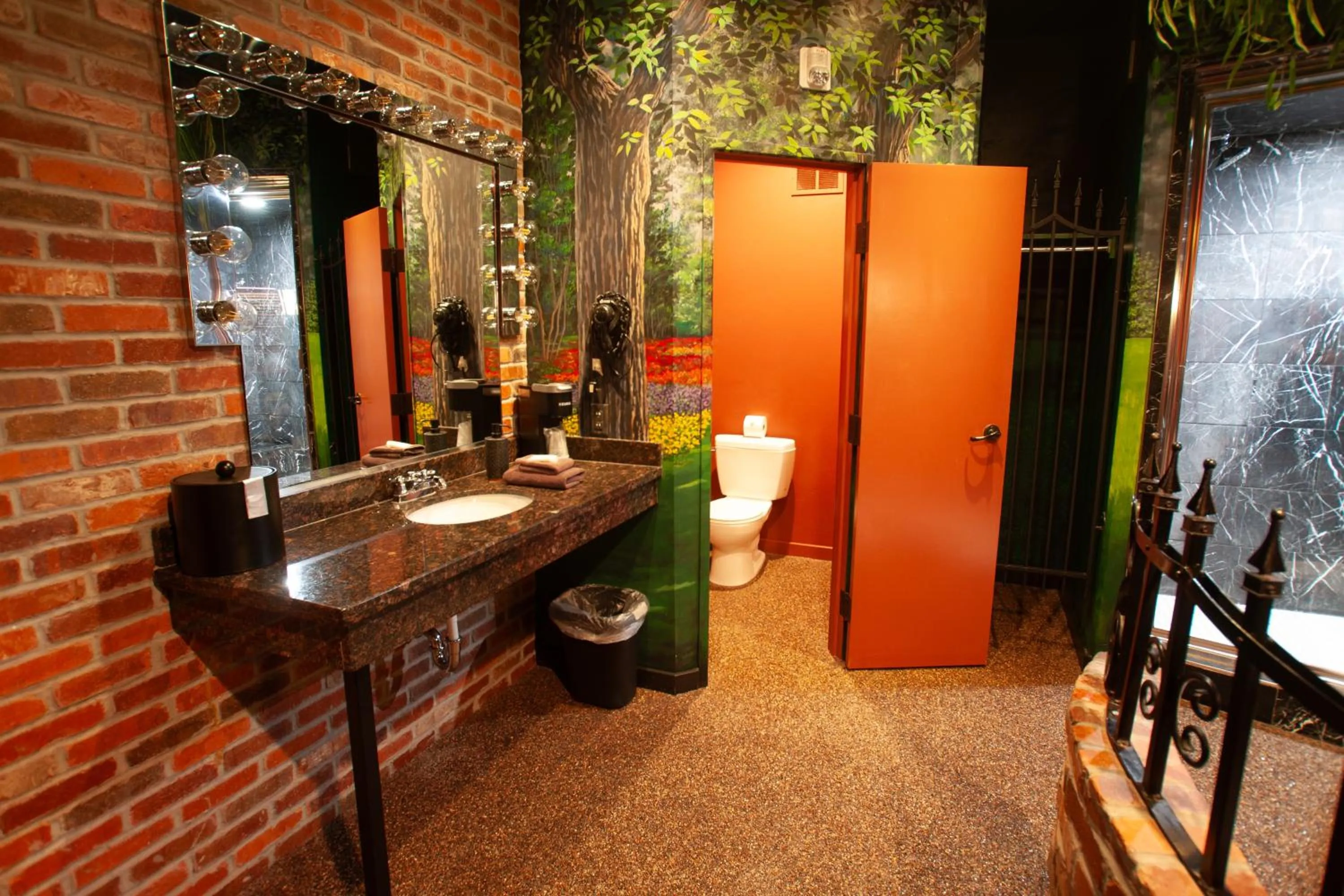 Destinations Inn Theme Rooms