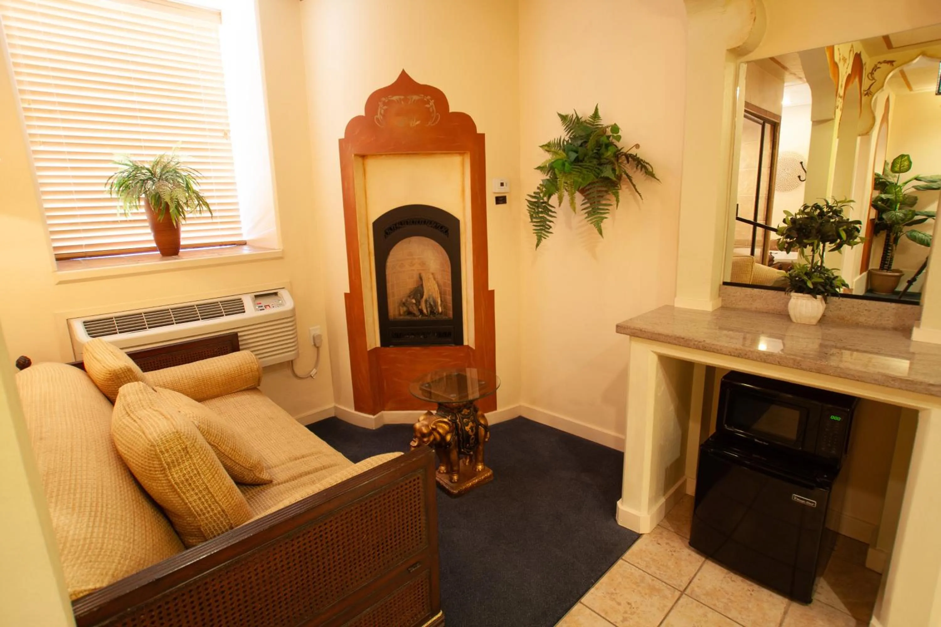 Destinations Inn Theme Rooms