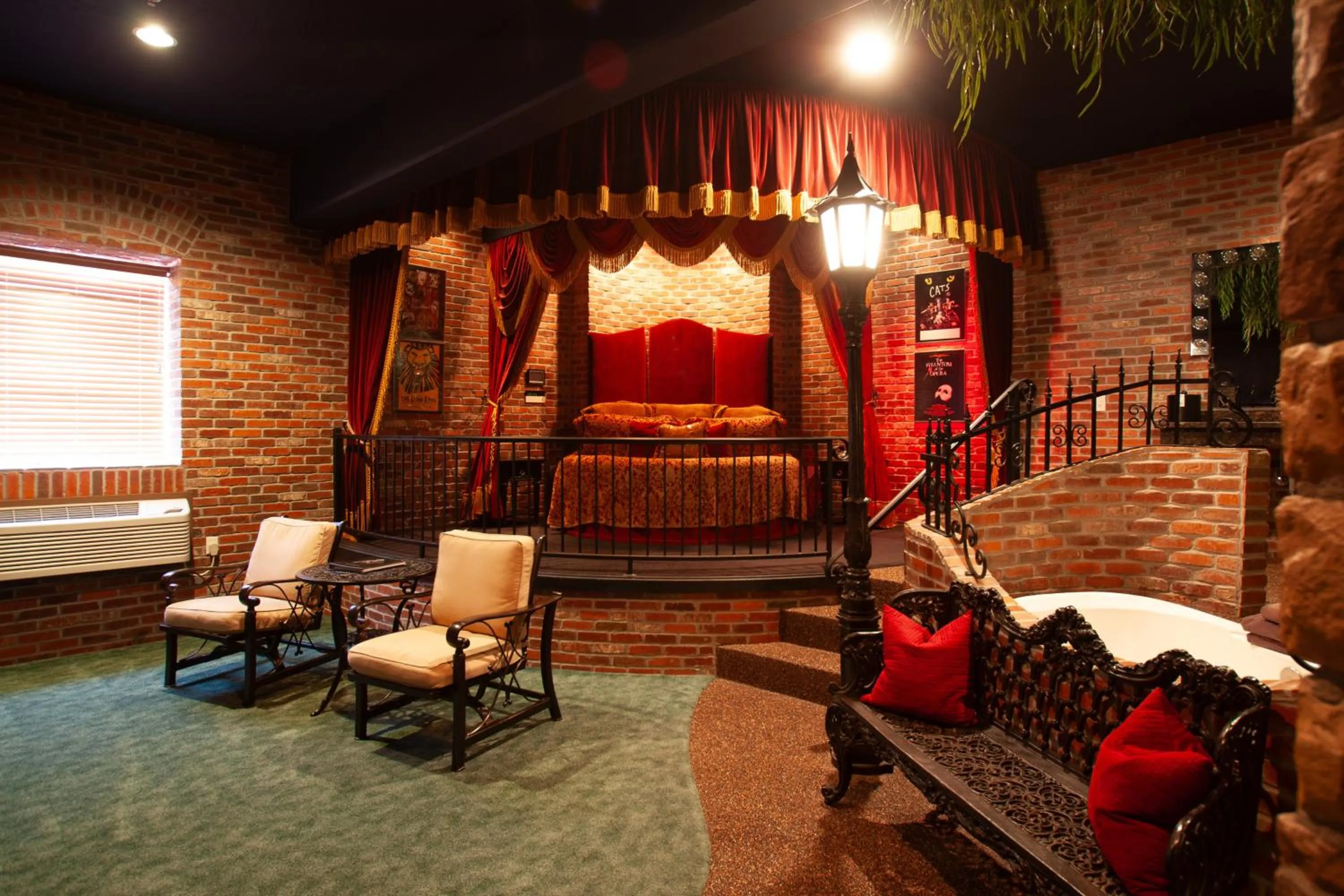 Destinations Inn Theme Rooms