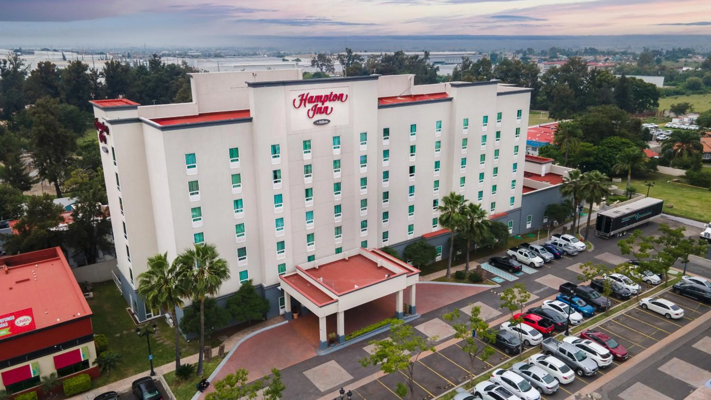 Facade/entrance in Hampton Inn by Hilton Guadalajara-Aeropuerto
