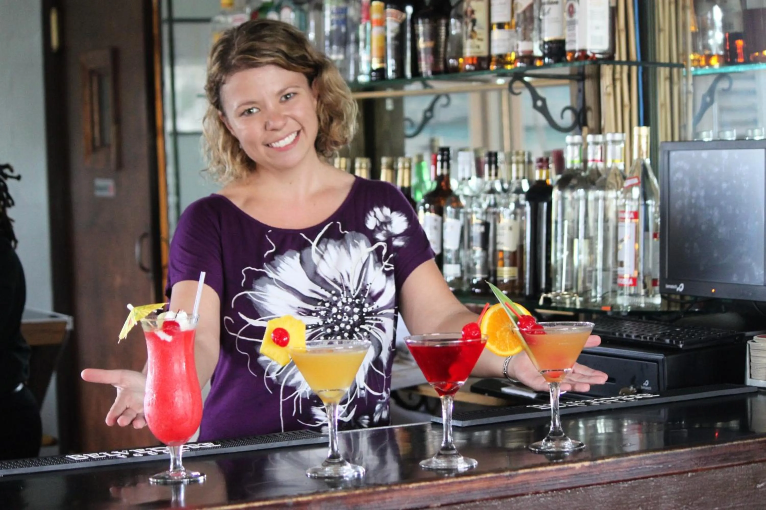 Lounge or bar in Bell Channel Inn Hotel