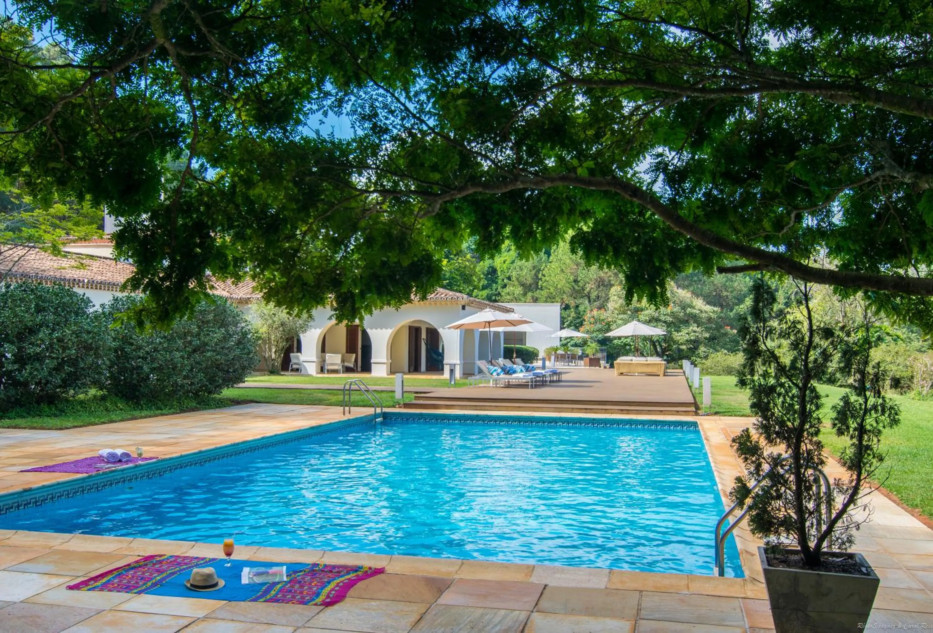 Swimming pool in Garden Hill Hotel e Golfe