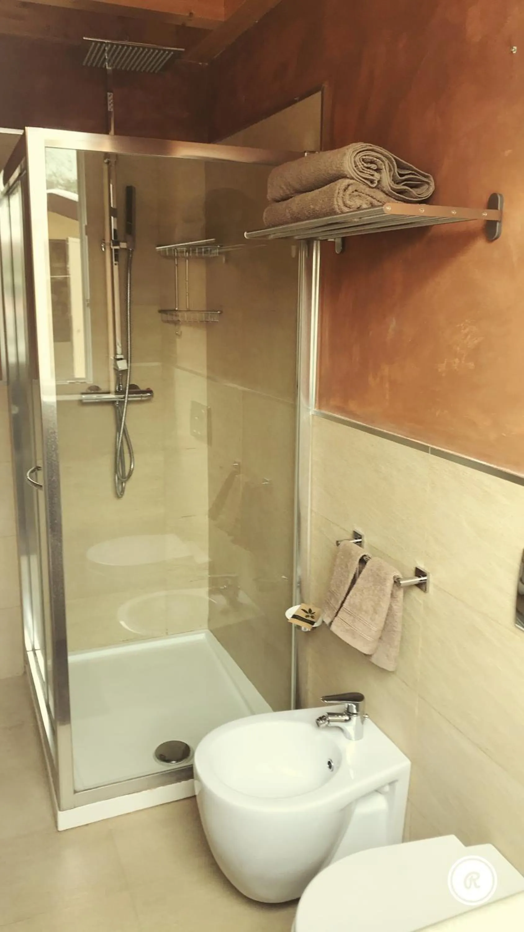 Shower in L' Ulivo Bed & Breakfast