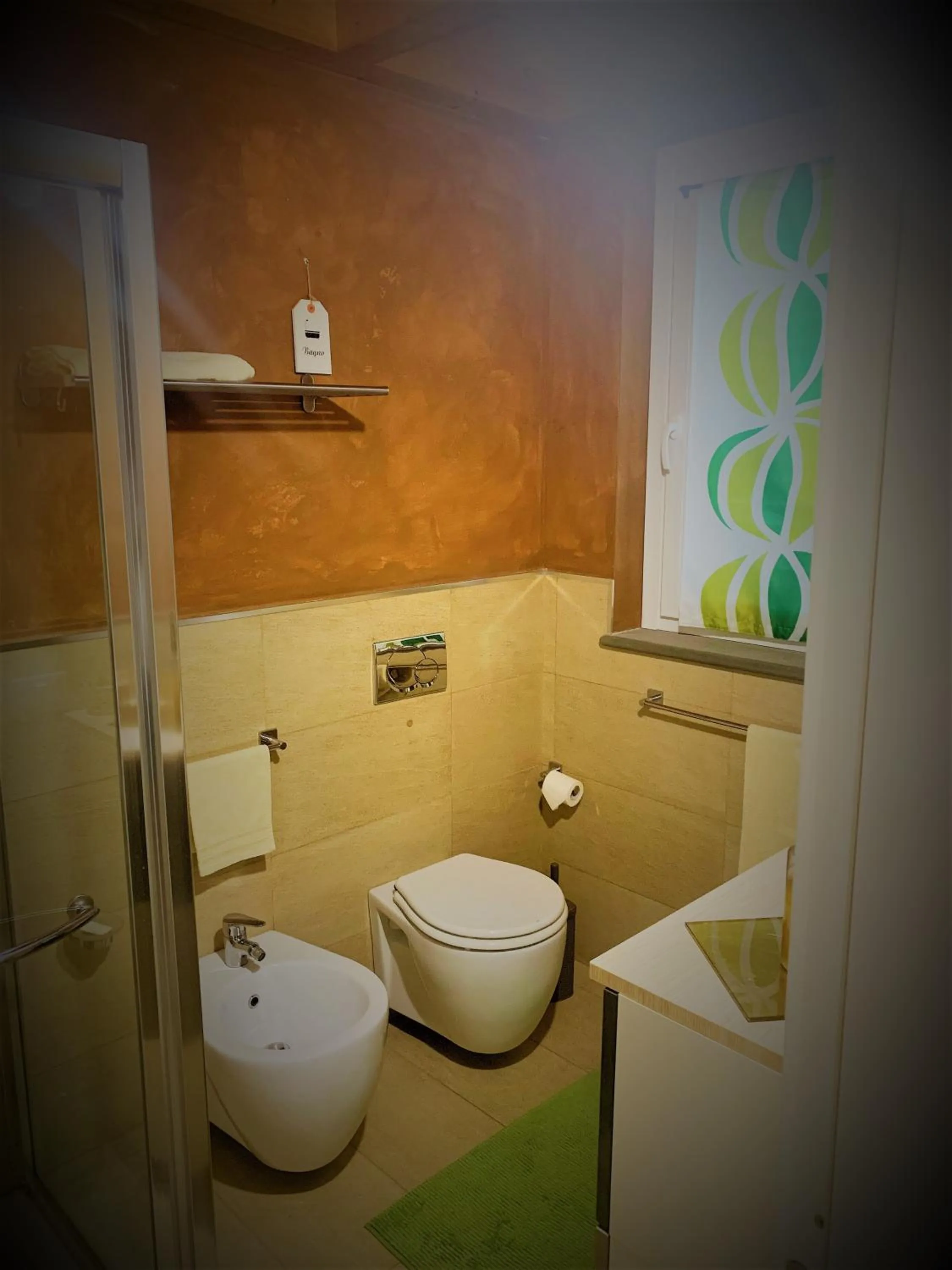 Shower in L' Ulivo Bed & Breakfast