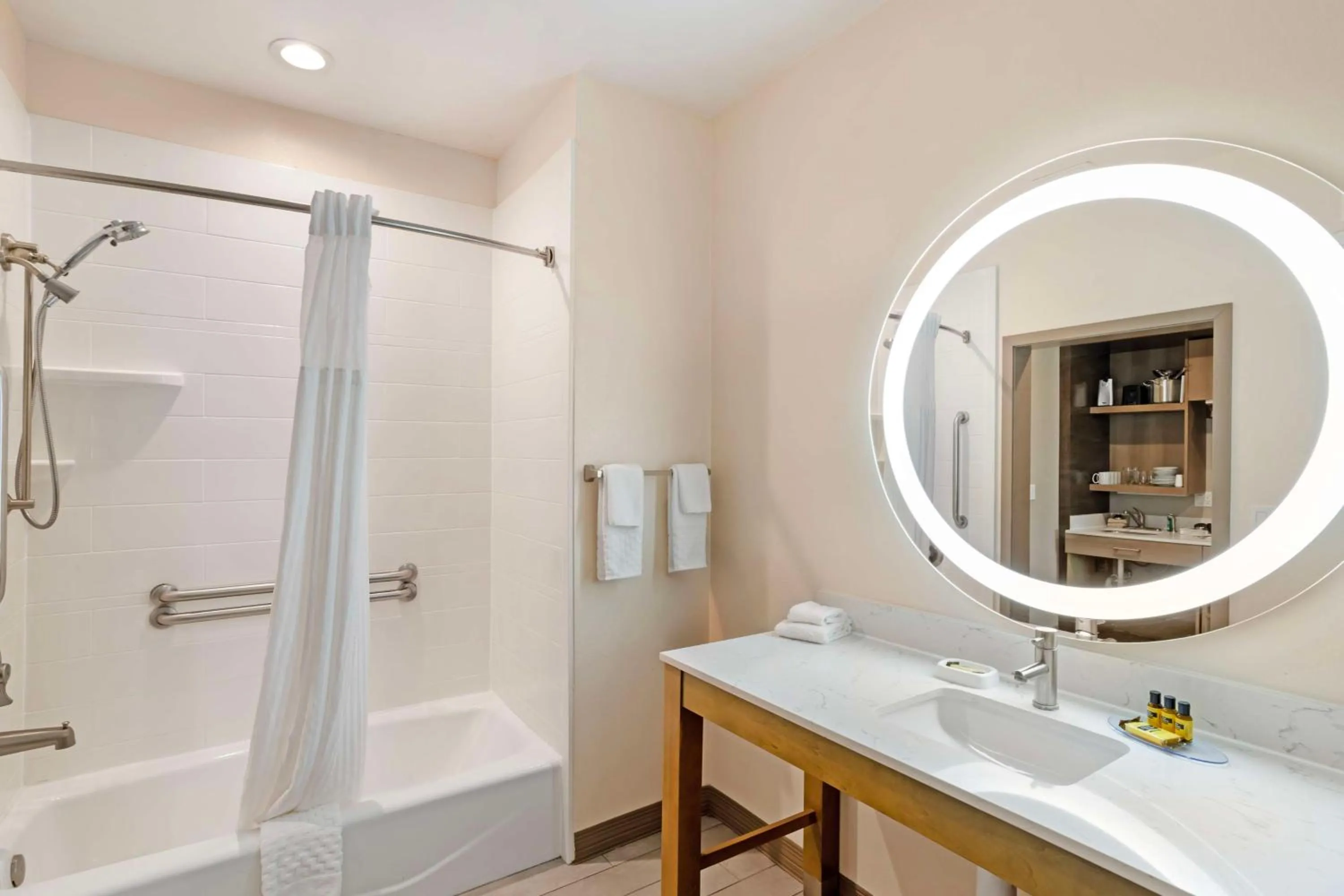 Bathroom in Best Western Executive Residency IH-37 Corpus Christi