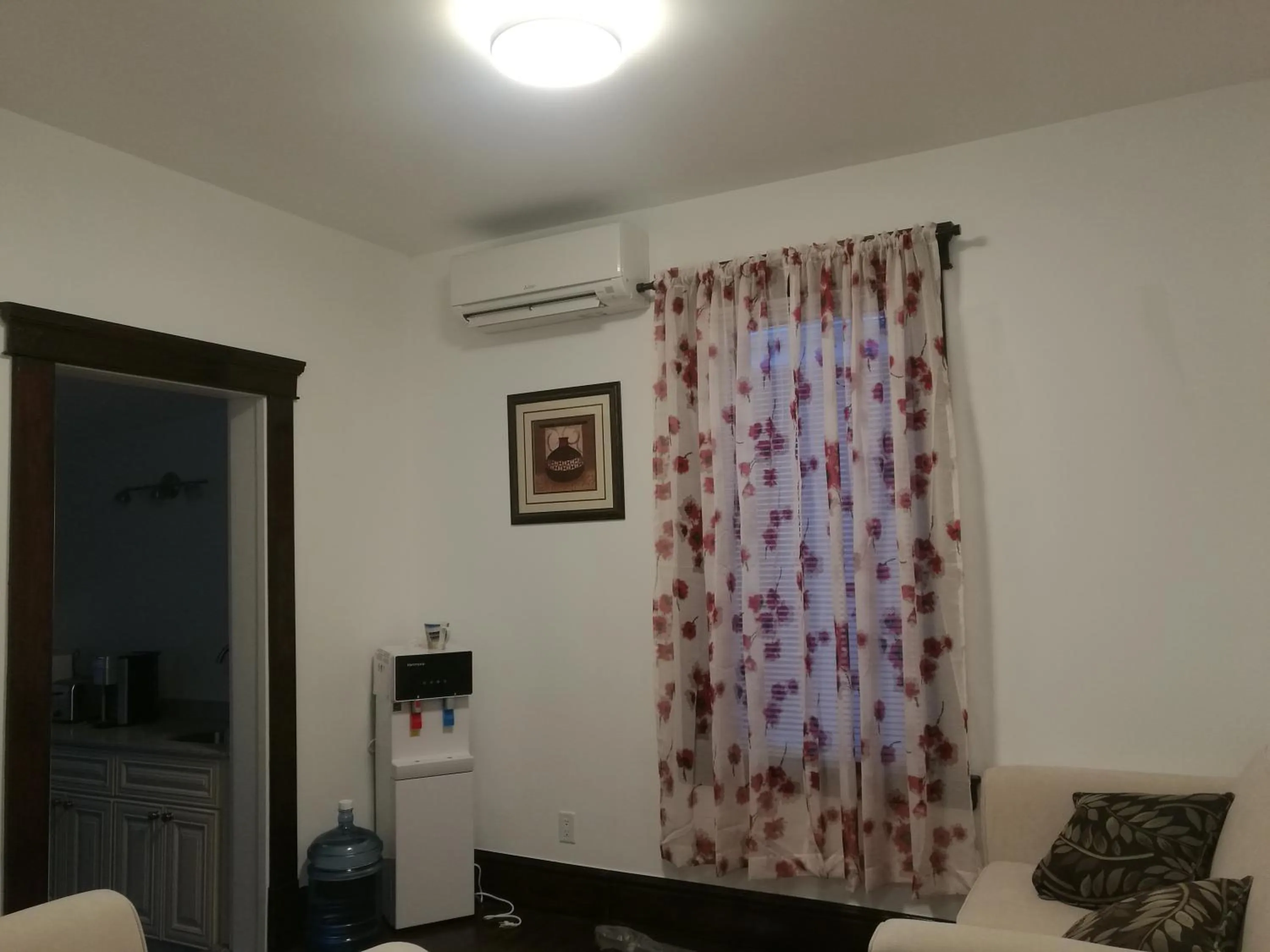 Living room in Ambassador's Inn Next Door