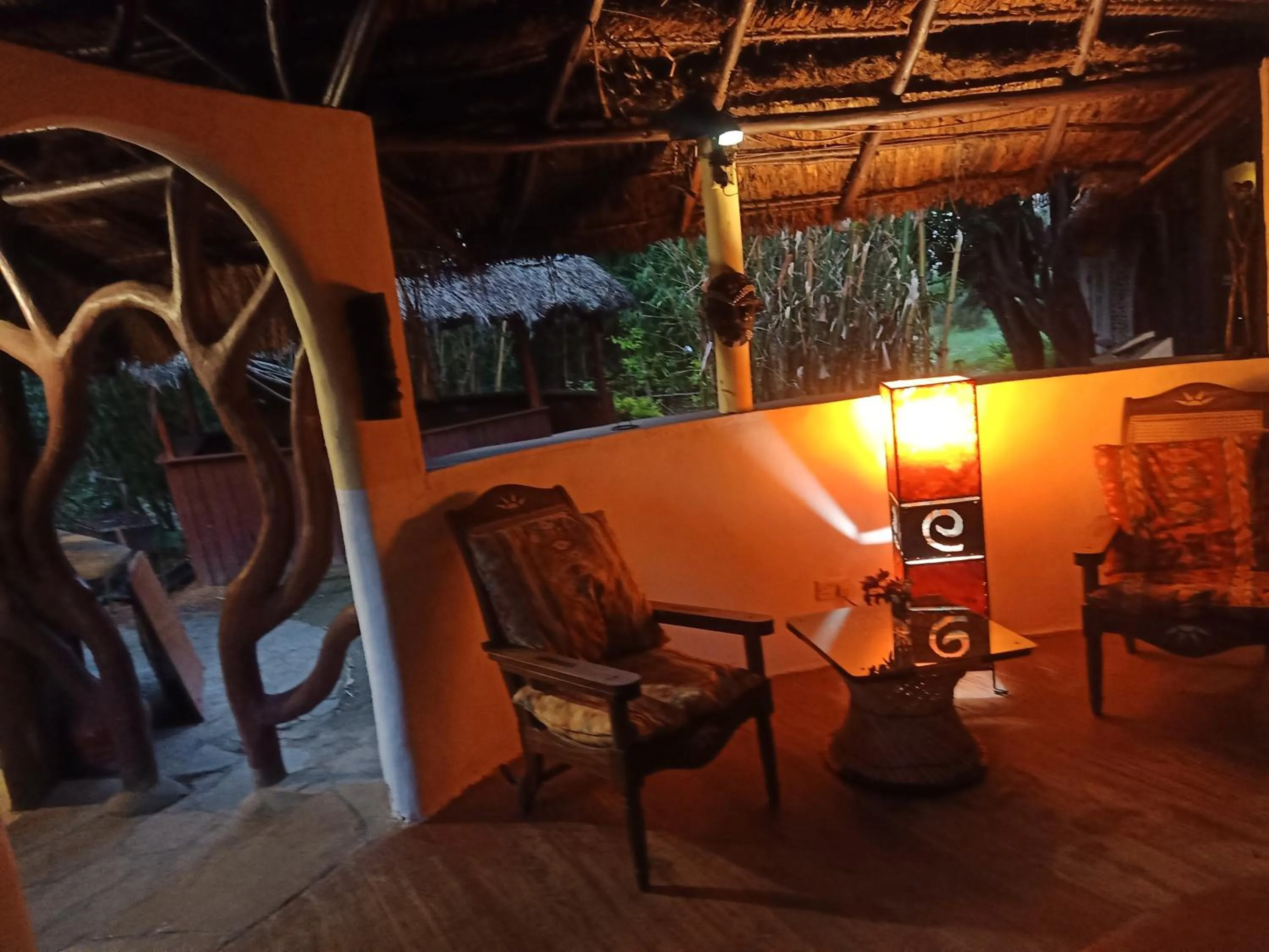 Restaurant/places to eat in The Great Circle Lodge