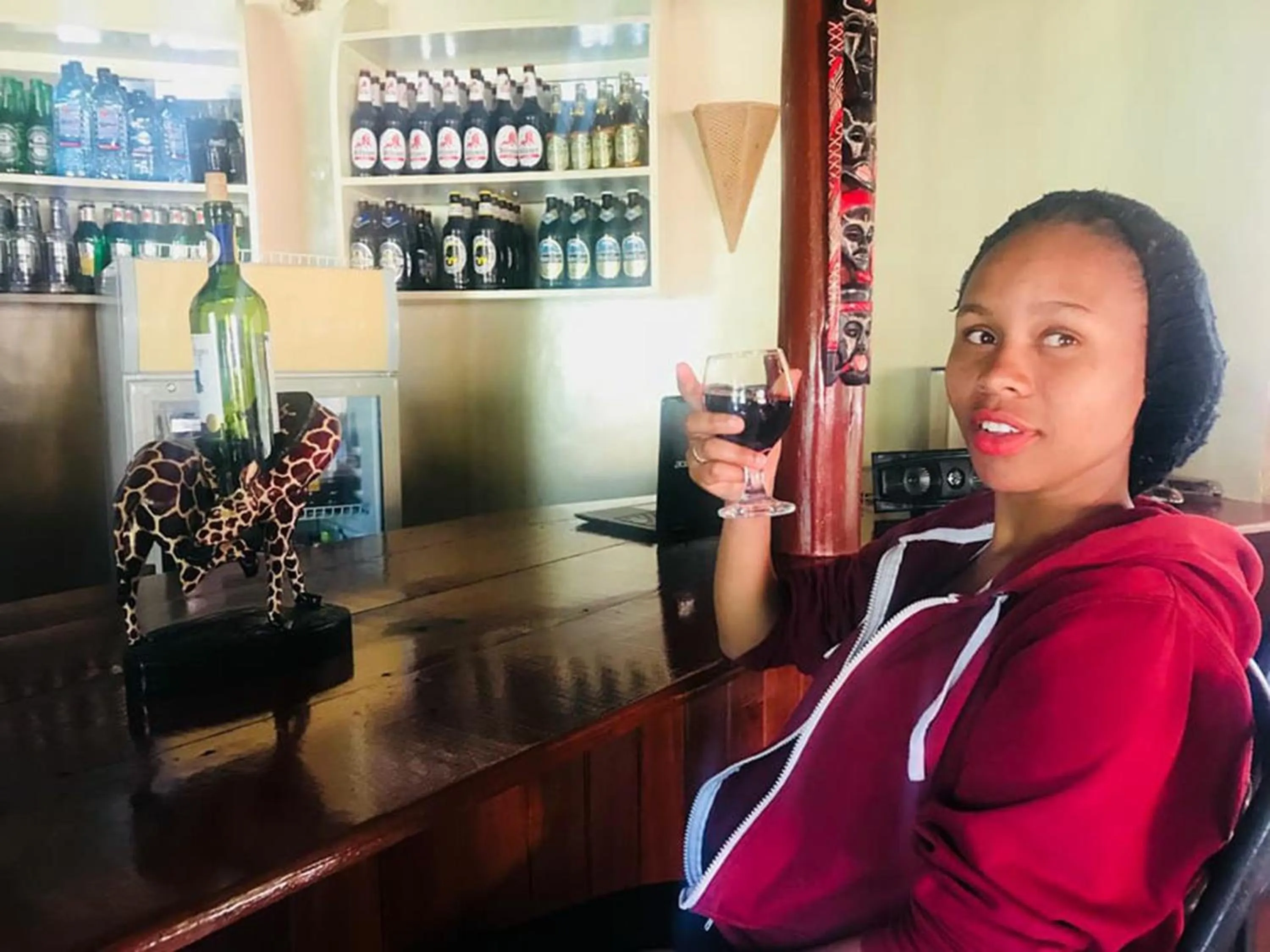 Lounge or bar in The Great Circle Lodge