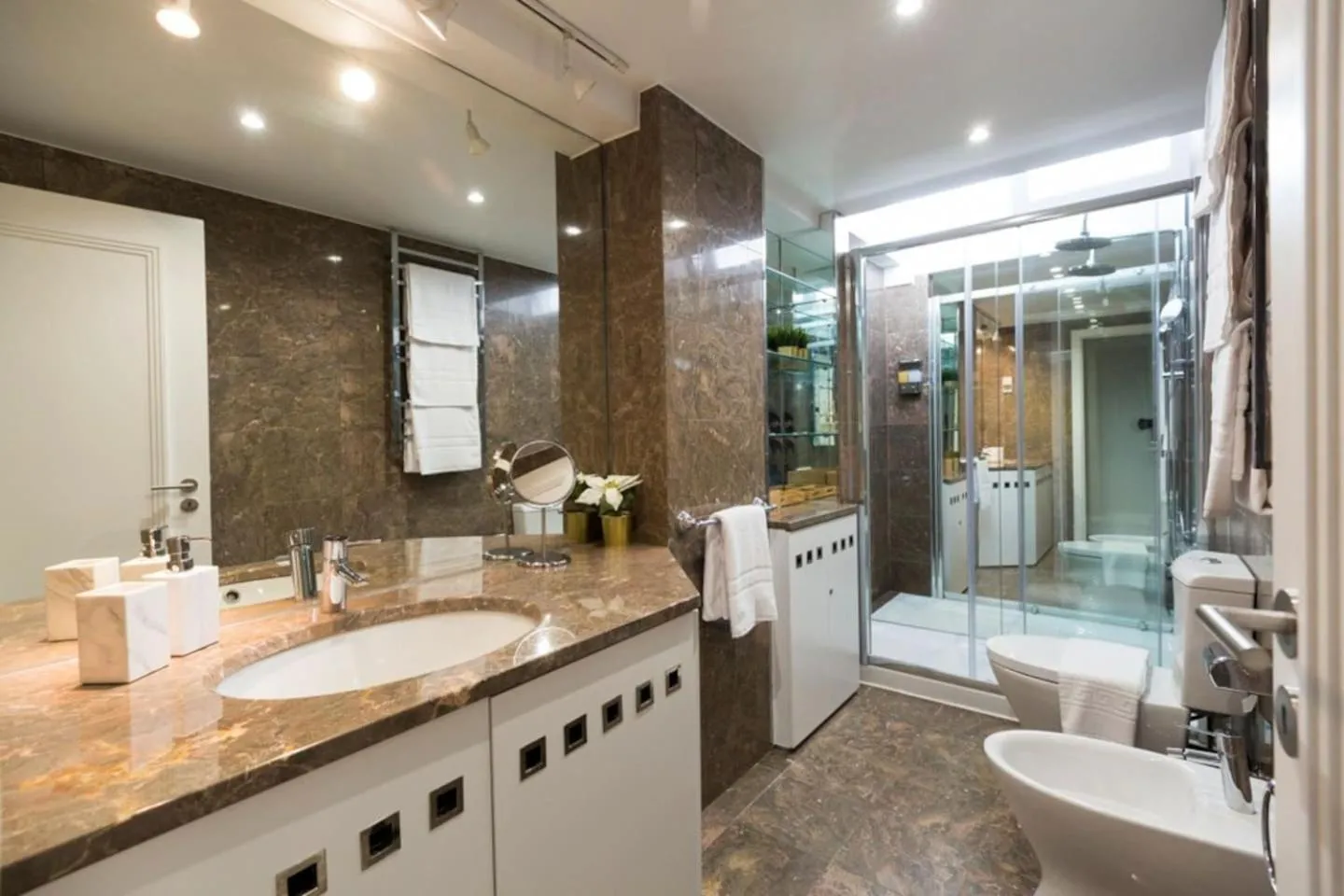 Bathroom in Olá Lisbon - Luxury Graça I