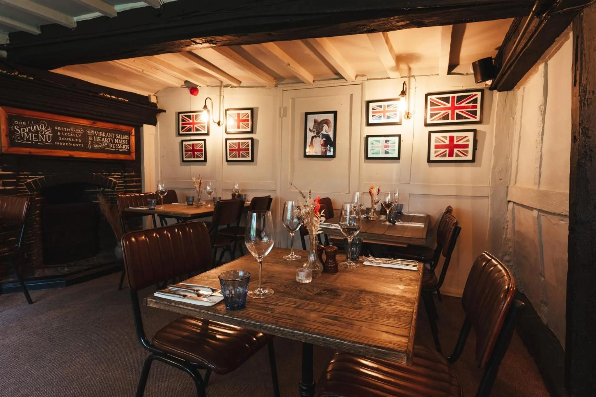 Restaurant/places to eat in The Woolpack Hotel