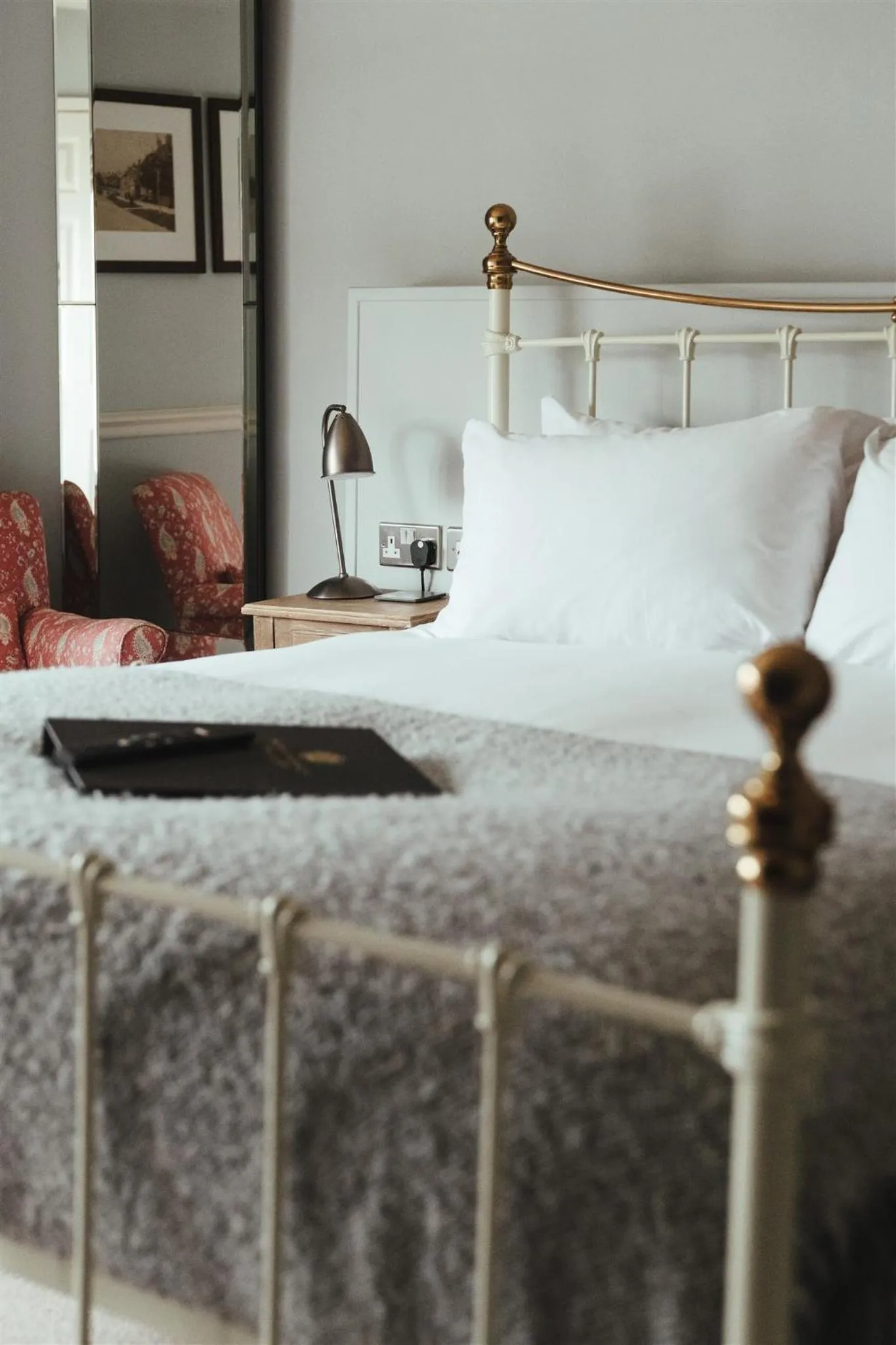 Bedroom, Bed in The Woolpack Hotel