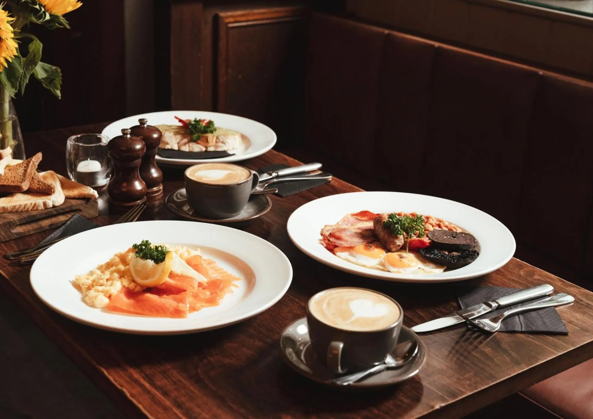 Breakfast in The Woolpack Hotel