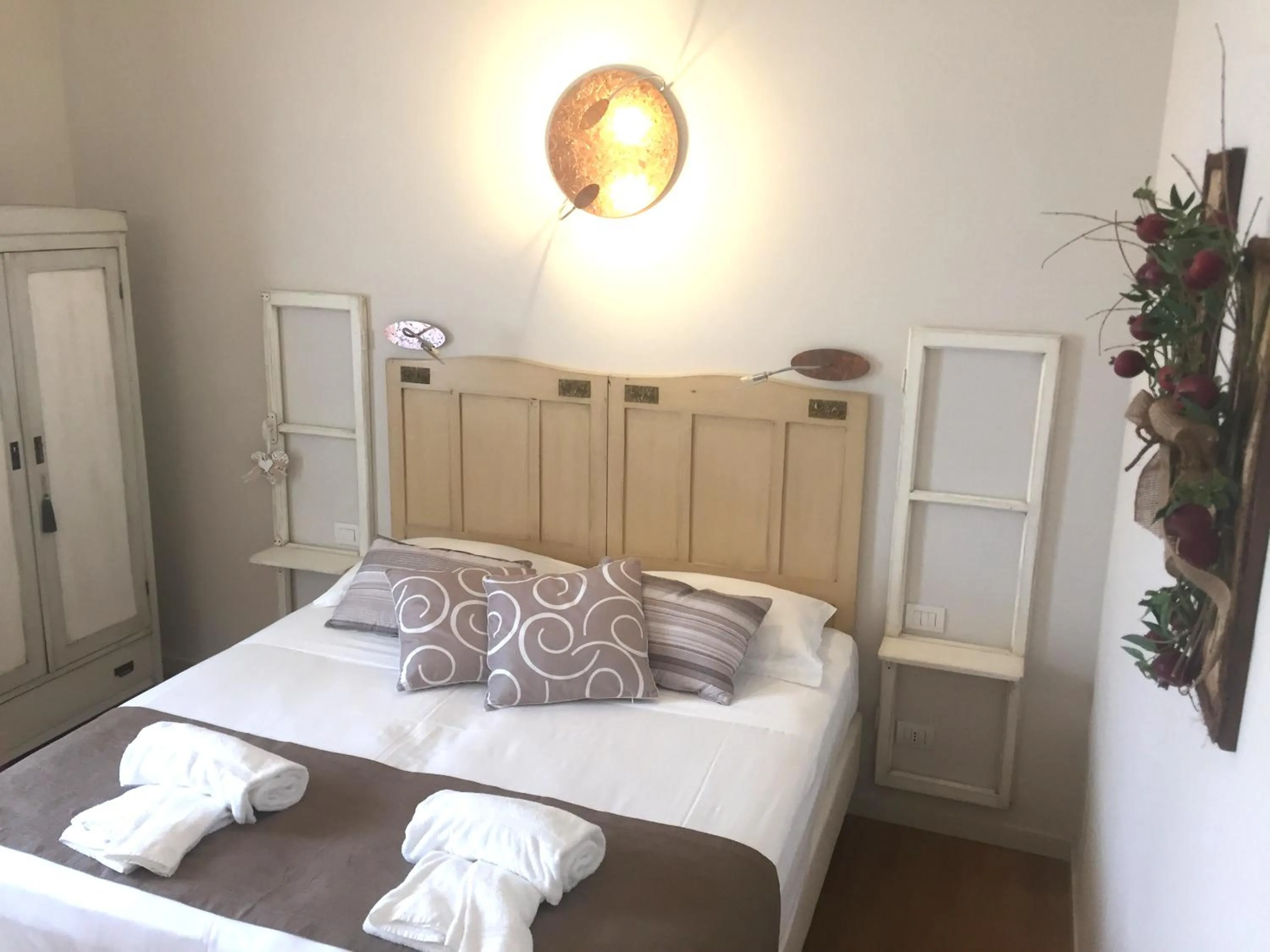 Bed in Villa Montenero