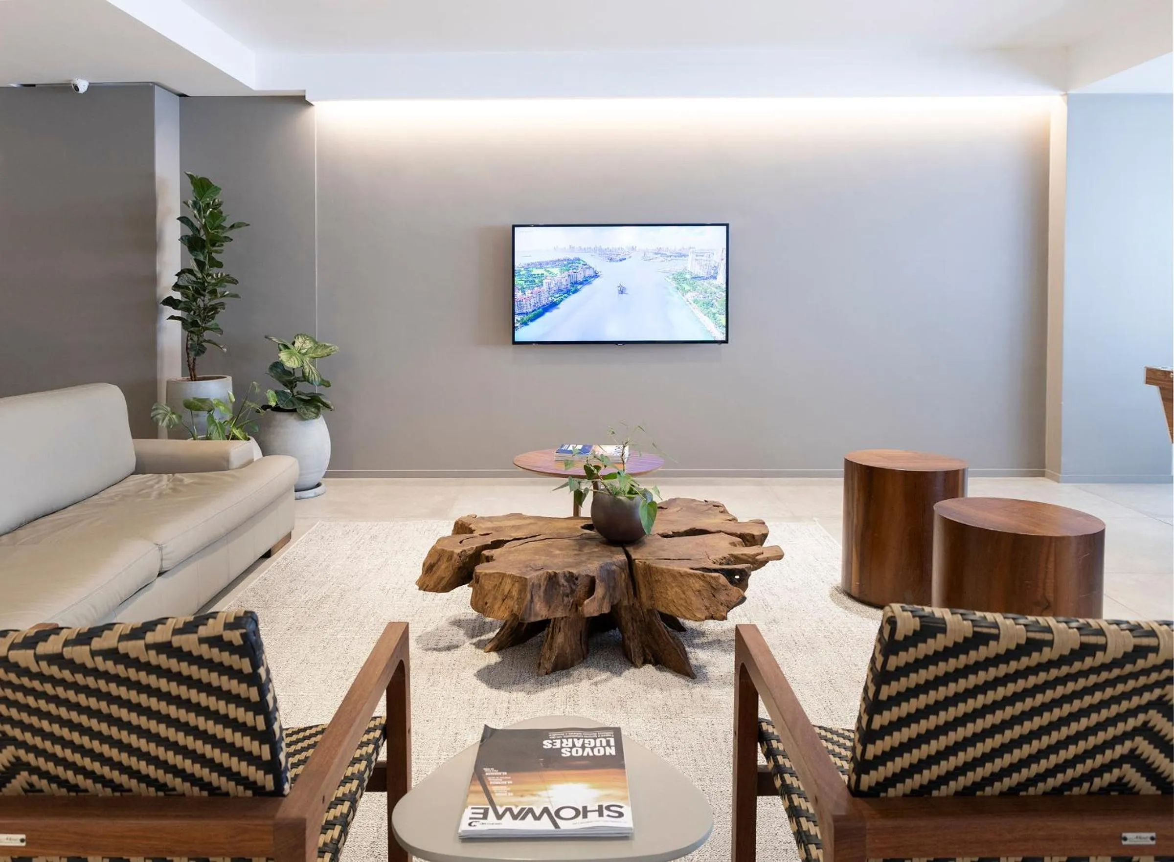 Communal lounge/ TV room in Tropikalya Gold Hotel