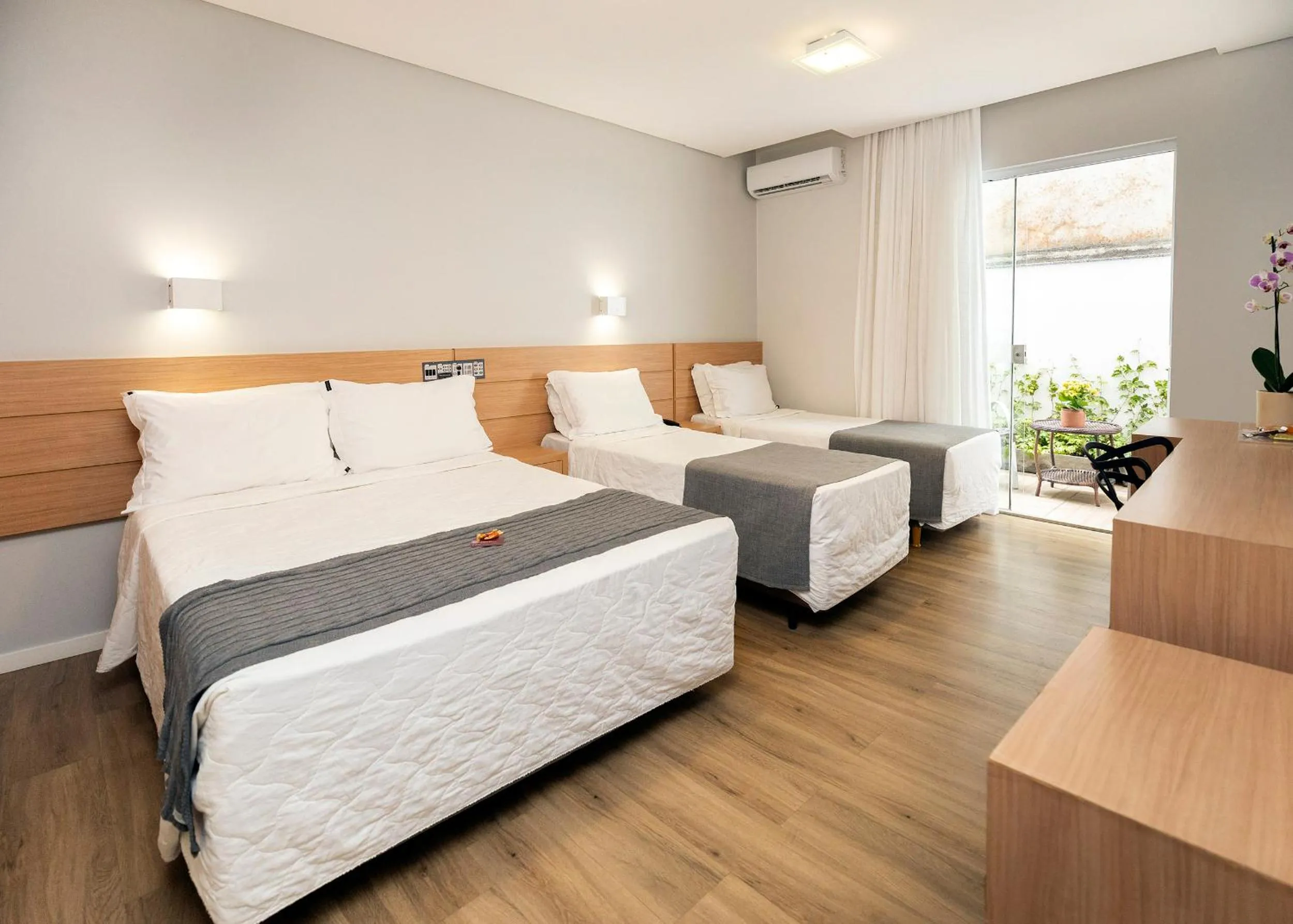 Bedroom, Bed in Tropikalya Gold Hotel