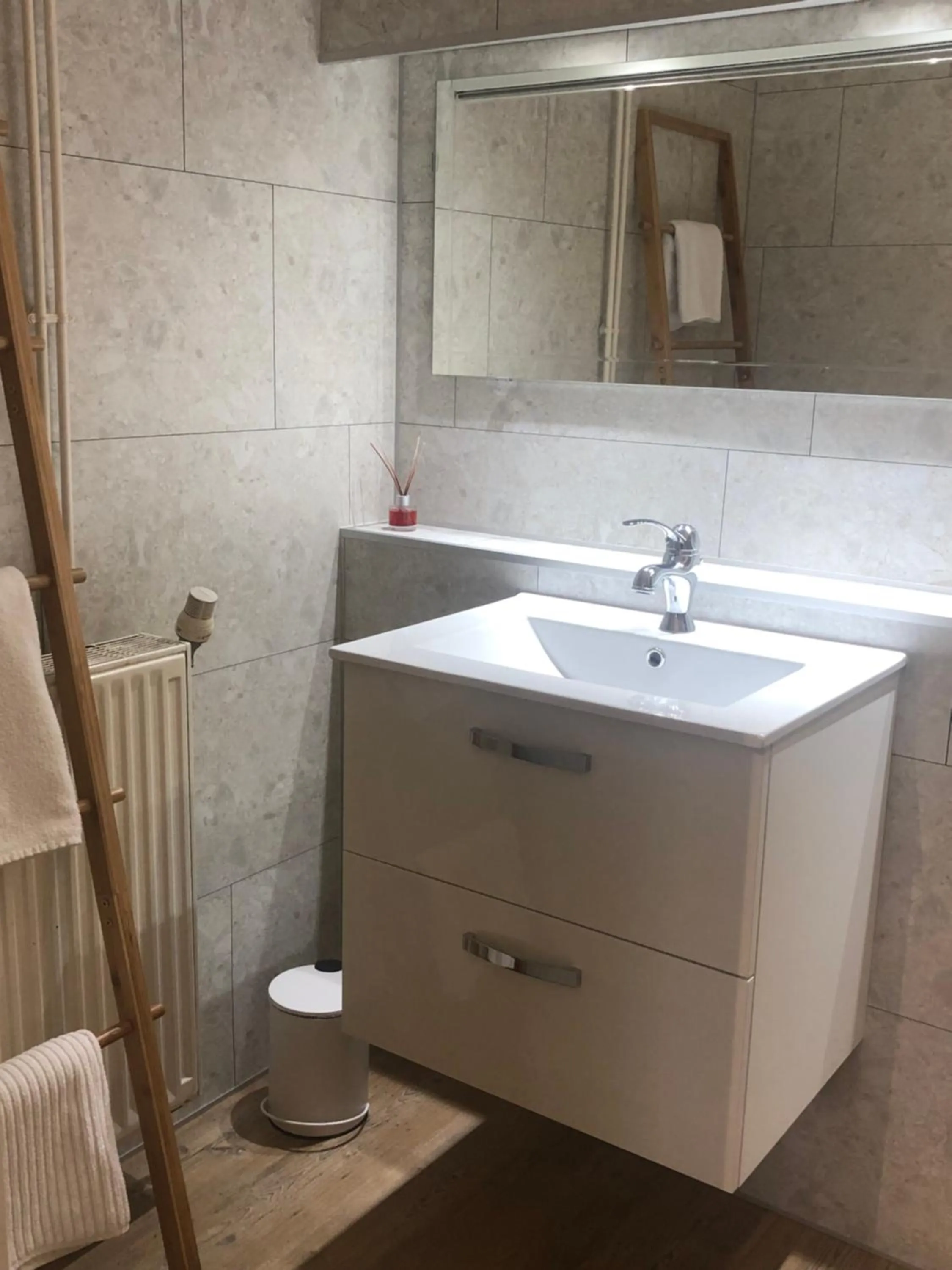 Bathroom in L'auberge fleurie