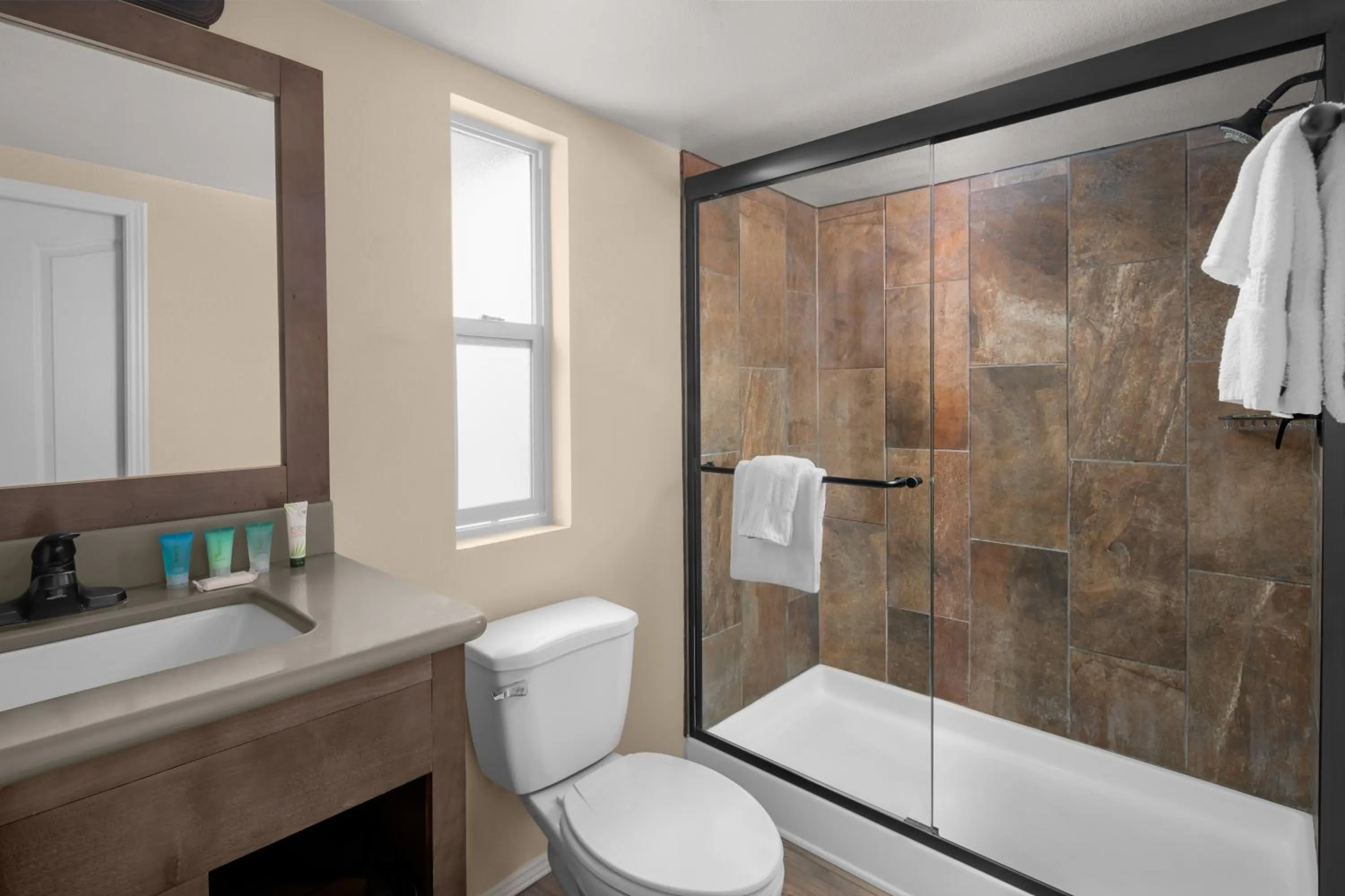 Bathroom in Sun Outdoors Paso Robles