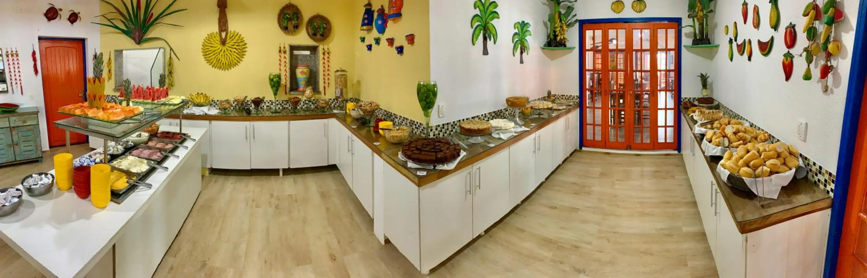 Buffet breakfast in Kaliman Pousada