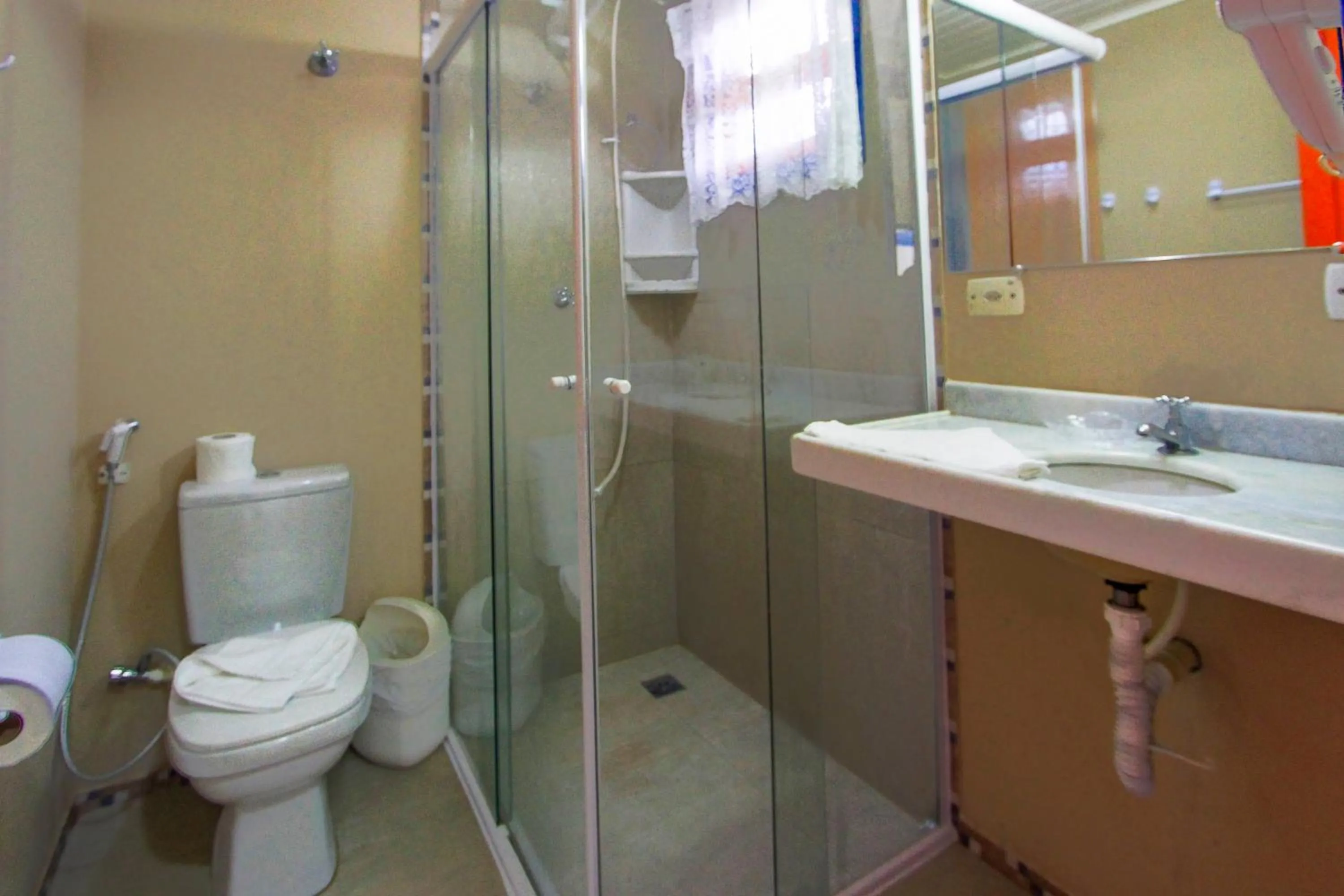 Toilet in Kaliman Pousada