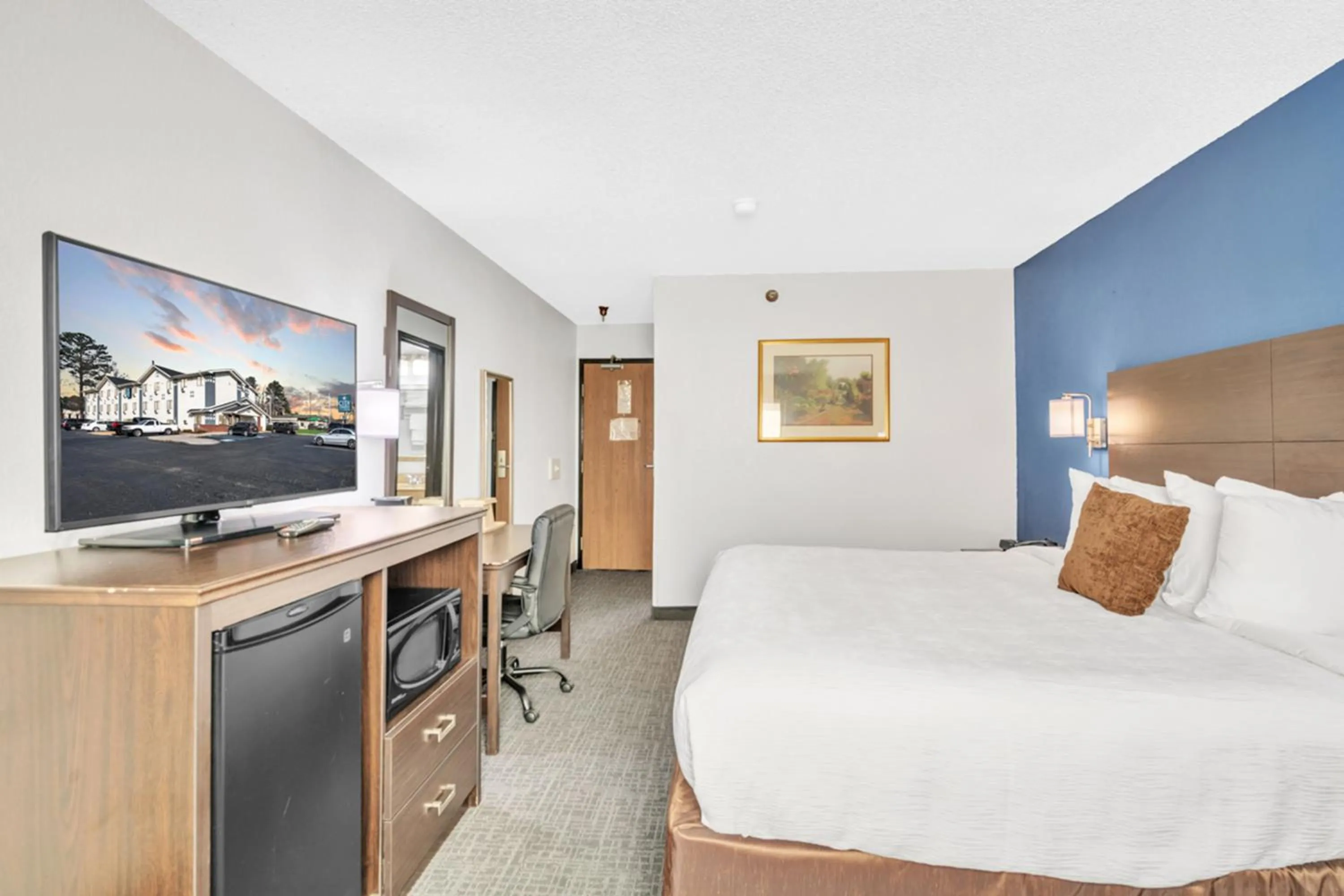 Bedroom, Bed in City Centre Inn at Newport News