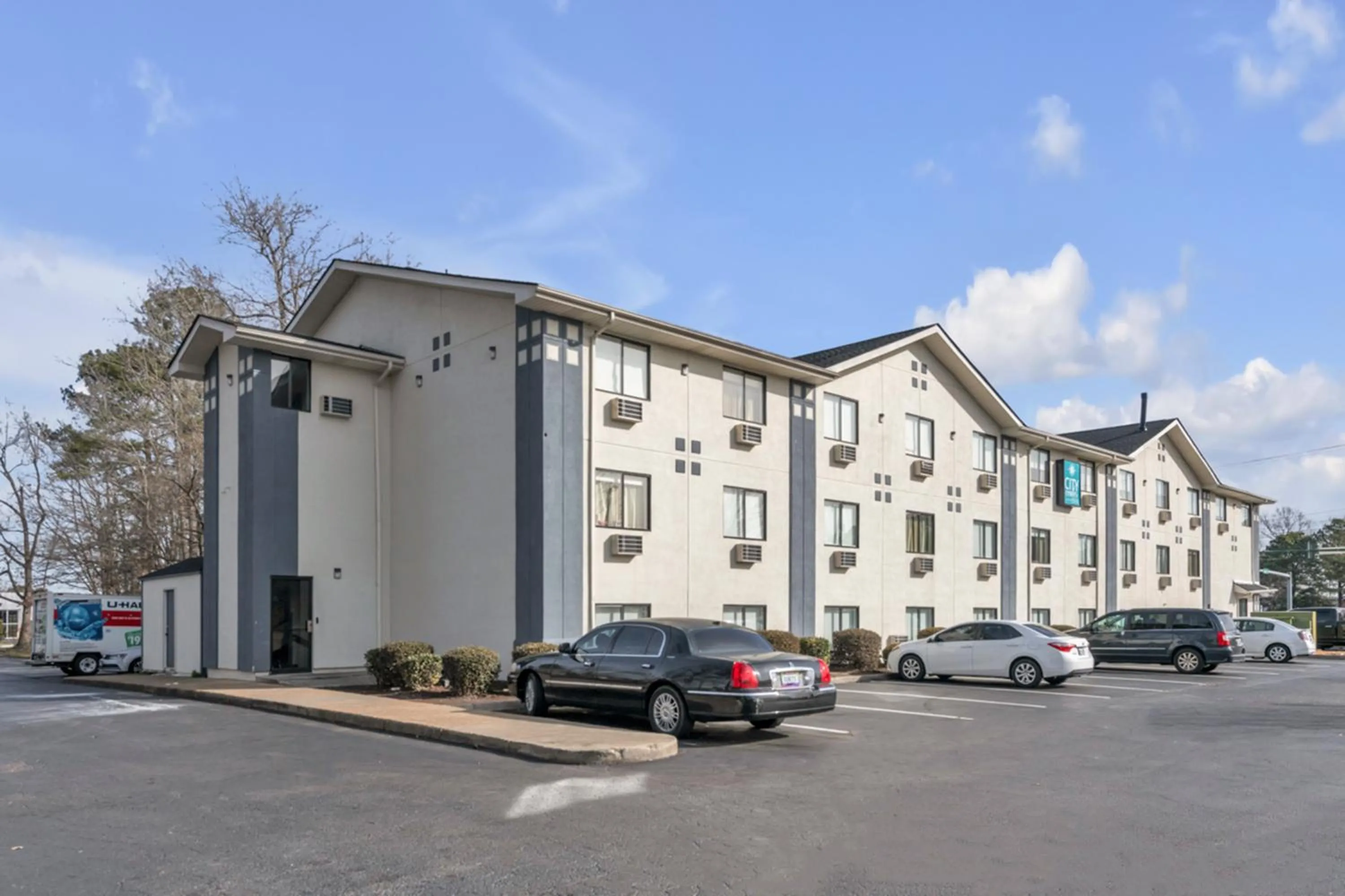 Parking in City Centre Inn at Newport News