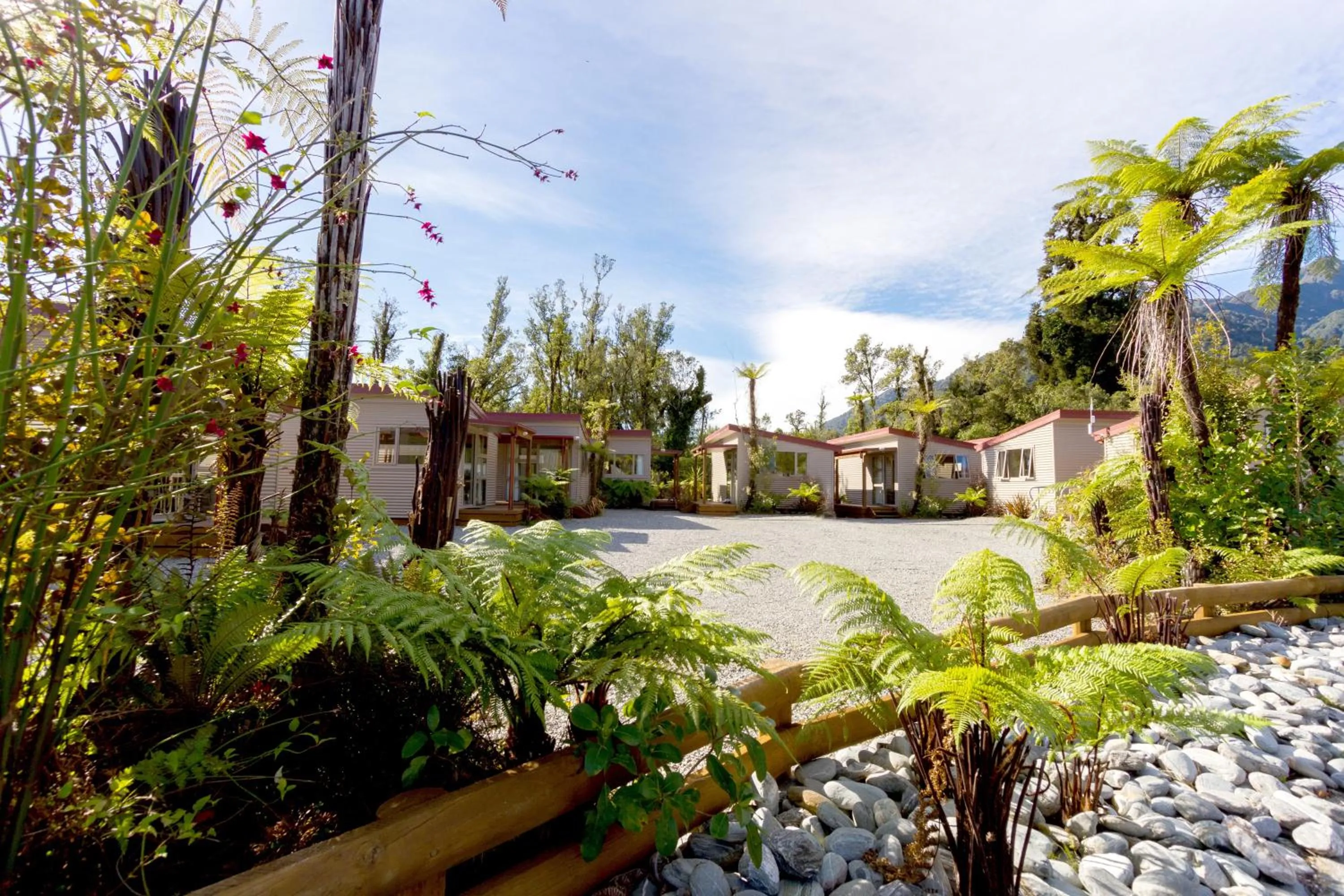 Area and facilities in 10 Cottages