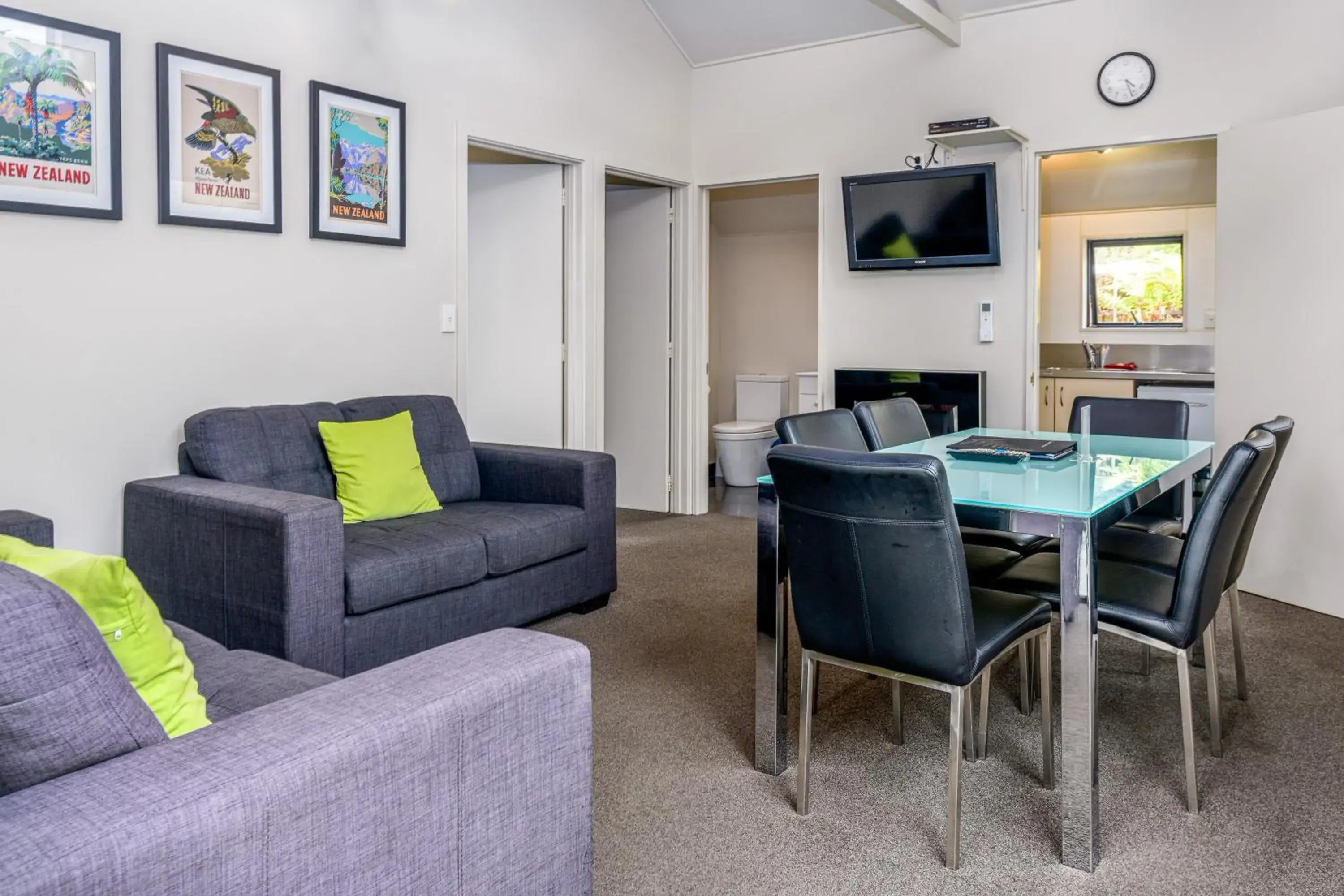 Two-Bedroom Cottage in 10 Cottages Two-Bedroom Cottage in 10 Cottages