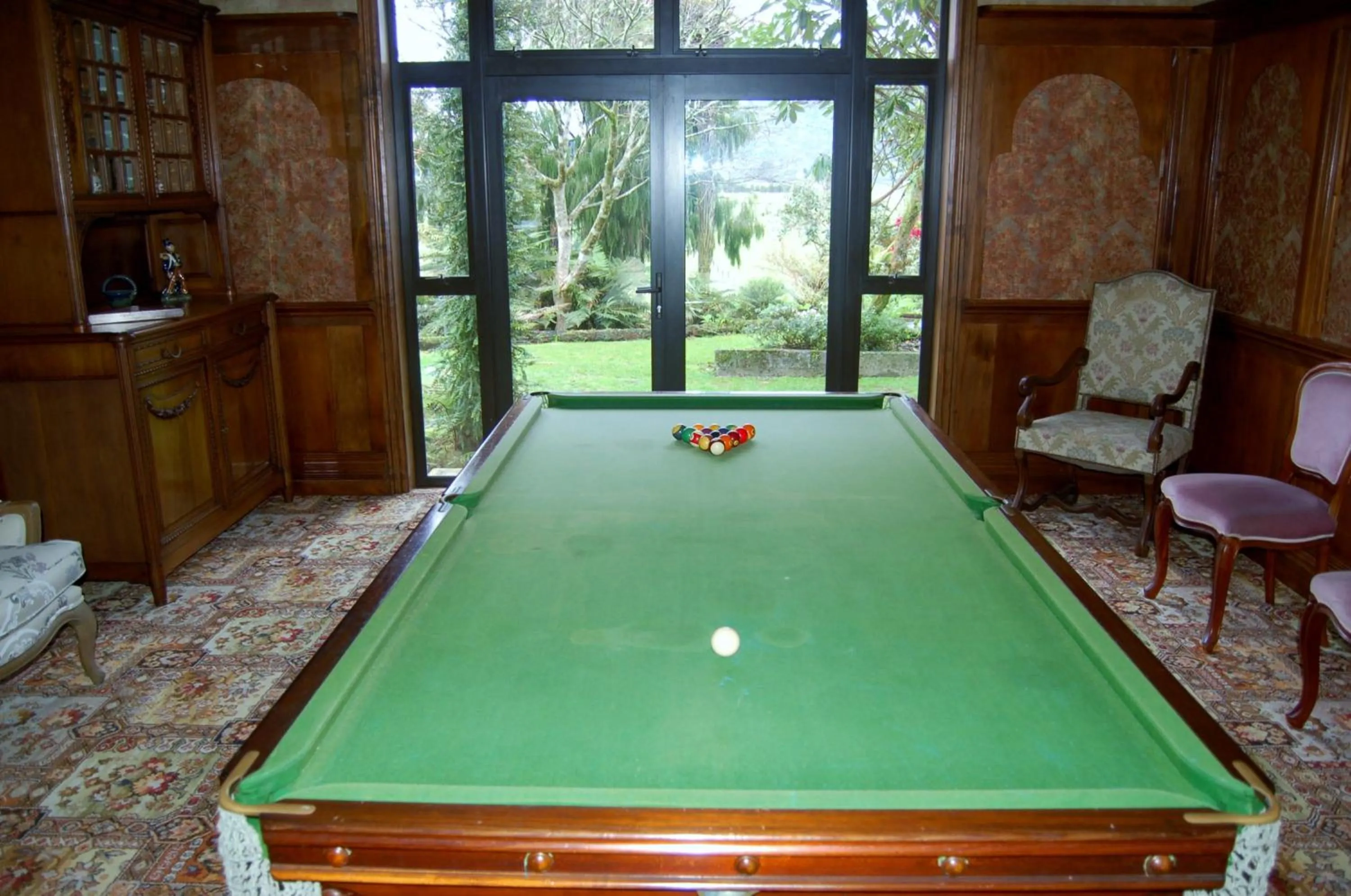 Billiard in Oak Lodge