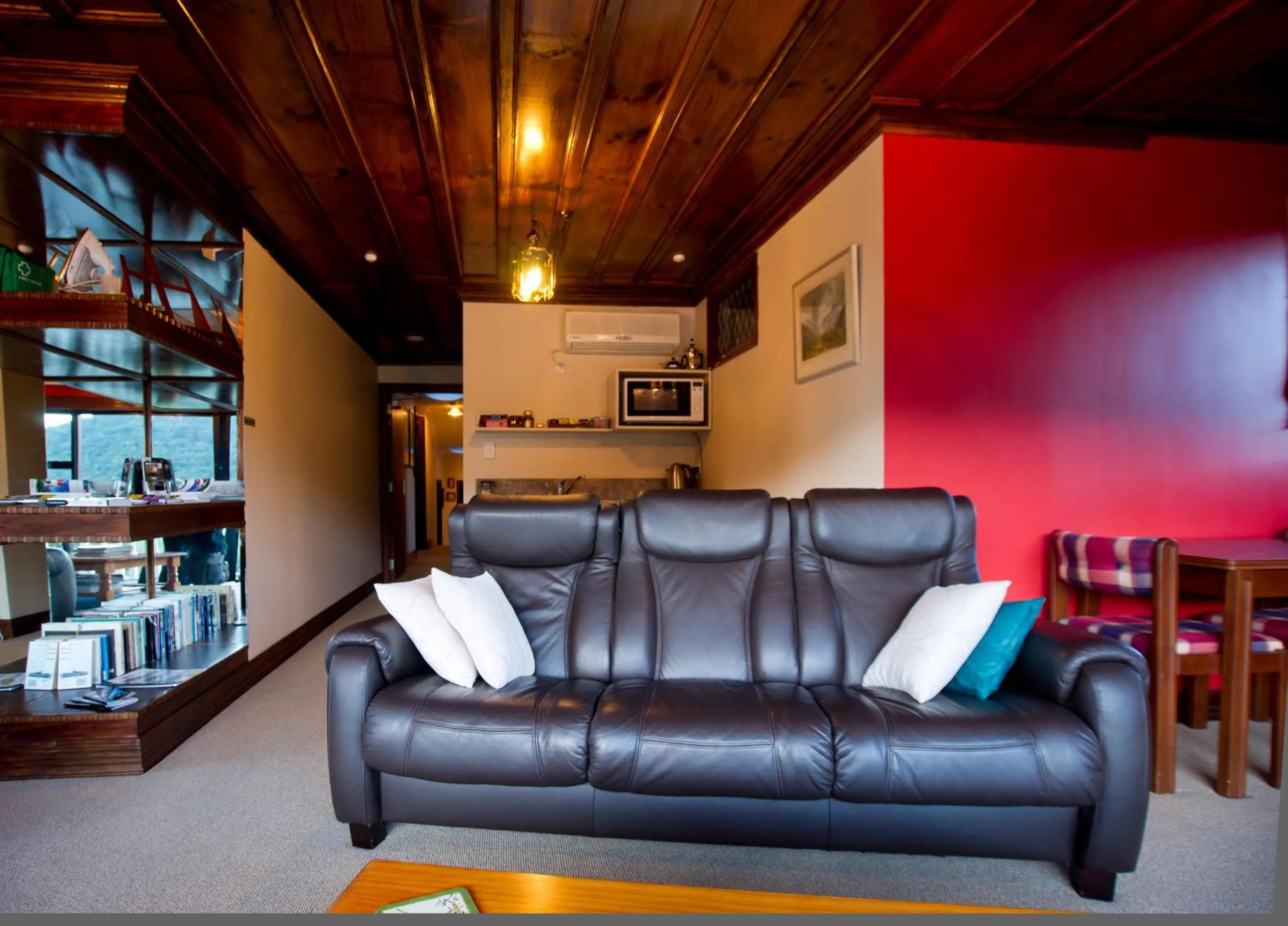 Living room in Oak Lodge