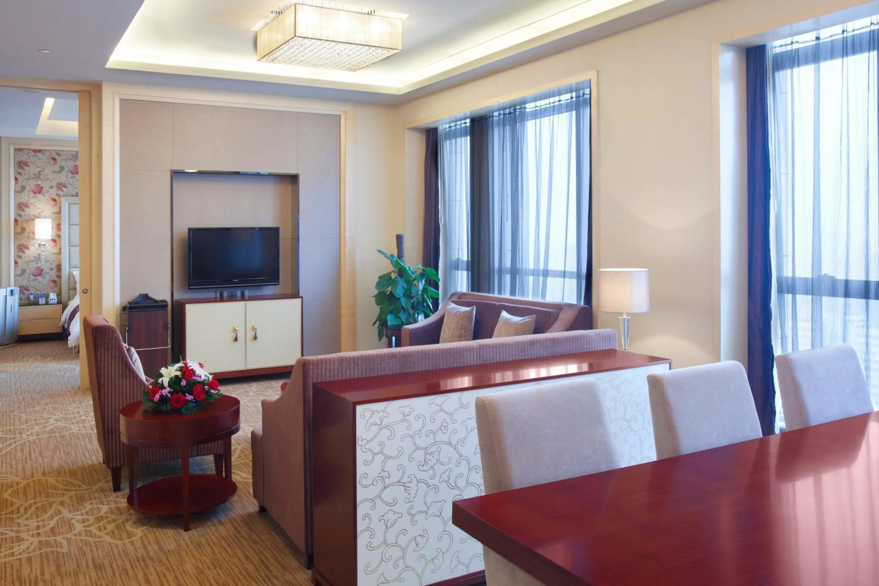 Photo of the whole room in Crowne Plaza Xiangyang by IHG