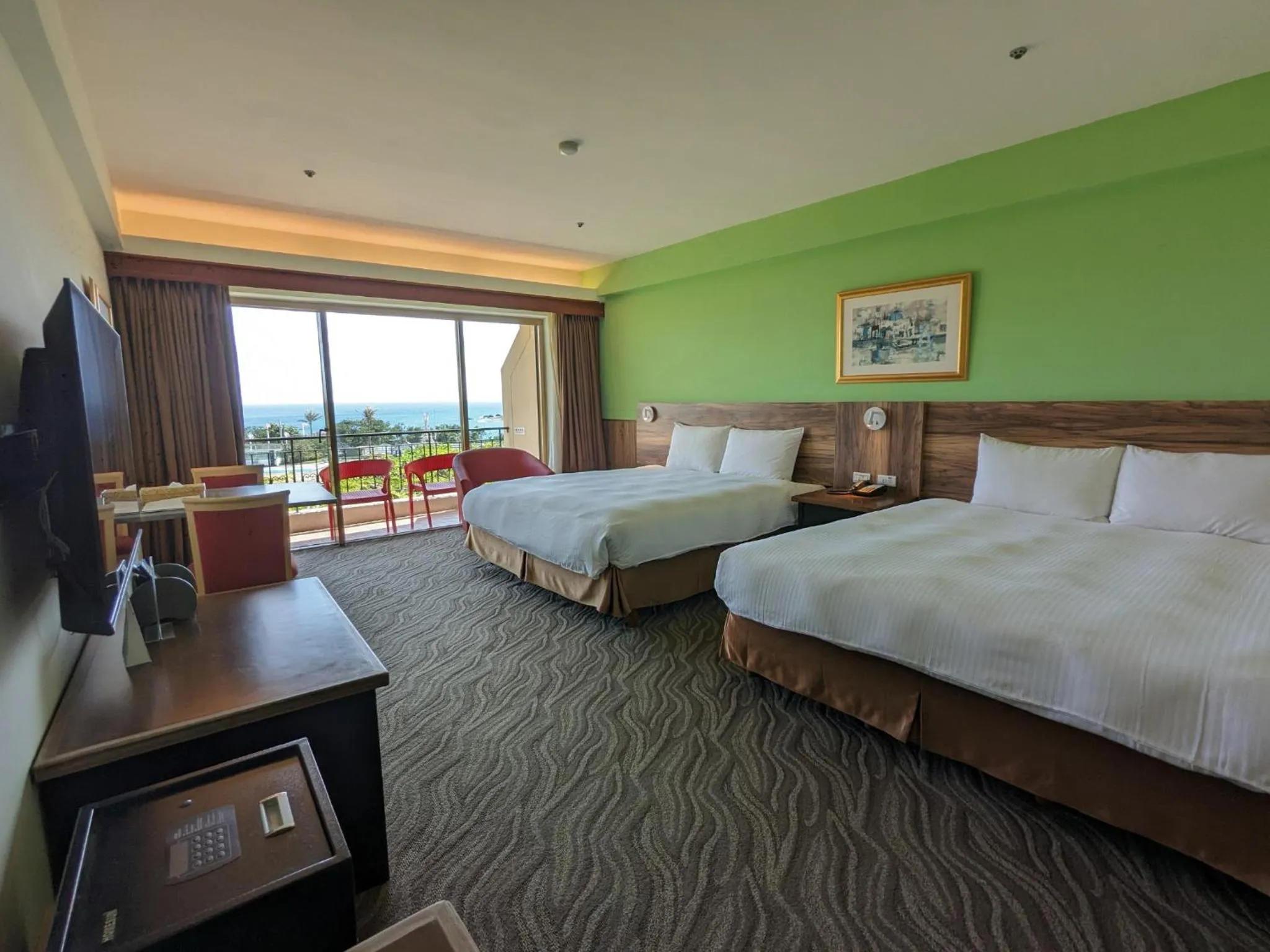 Photo of the whole room, Bed in Howard Beach Resort Kenting